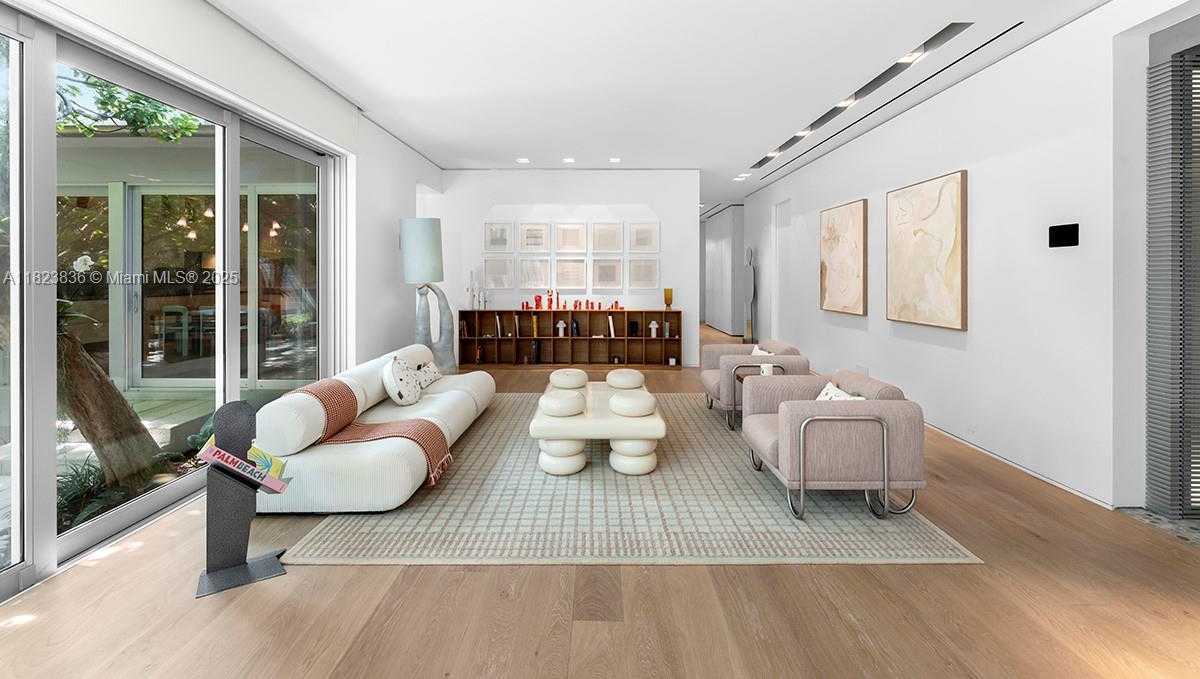 Small Image of 11 LA GORCE CIR, Miami Beach Number 19