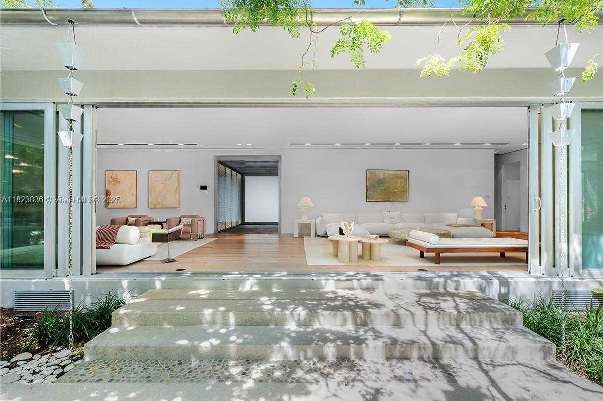 Small Image of 11 LA GORCE CIR, Miami Beach Number 20
