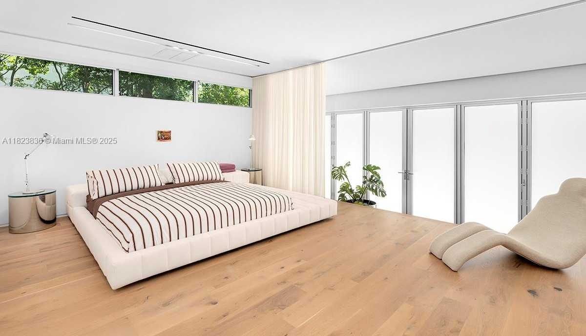 Small Image of 11 LA GORCE CIR, Miami Beach Number 25