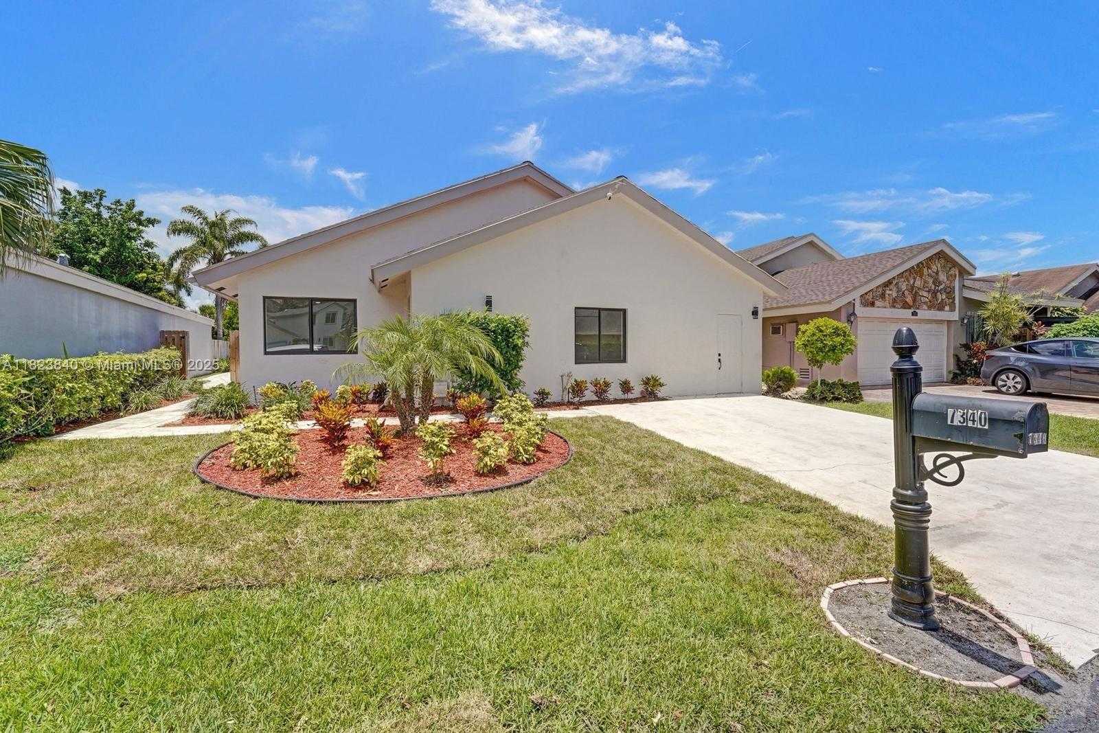Small Image of 7340 ANDORRA PL, Boca Raton Number 23