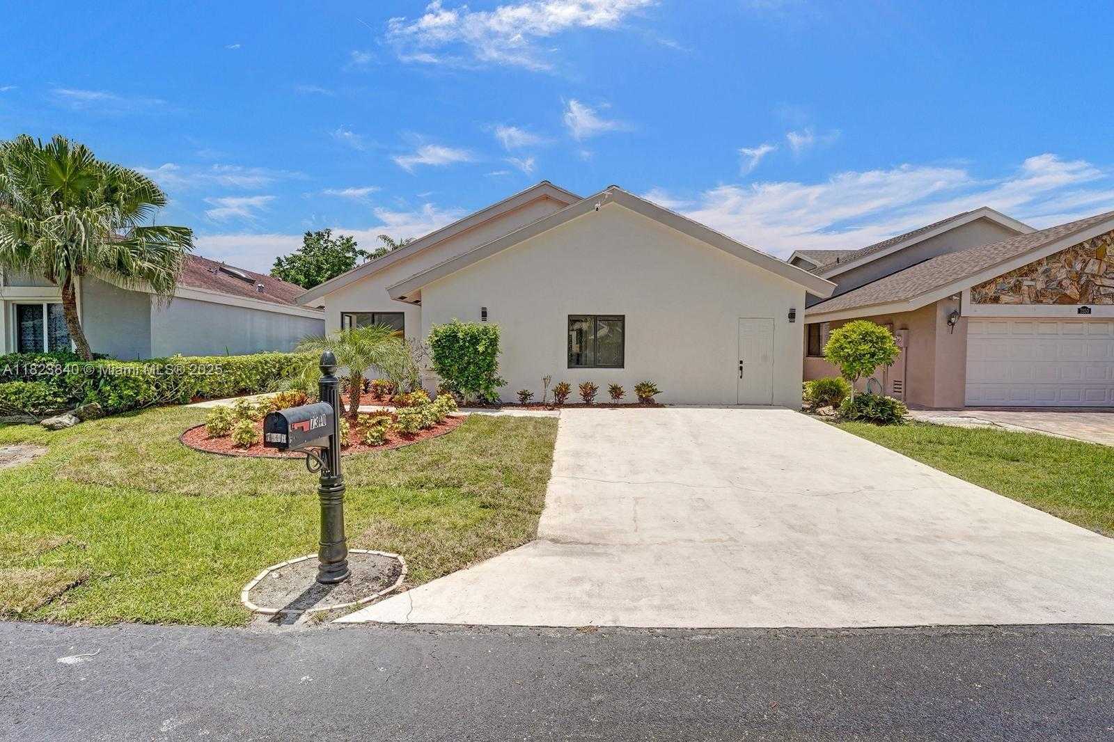 Small Image of 7340 ANDORRA PL, Boca Raton Number 24