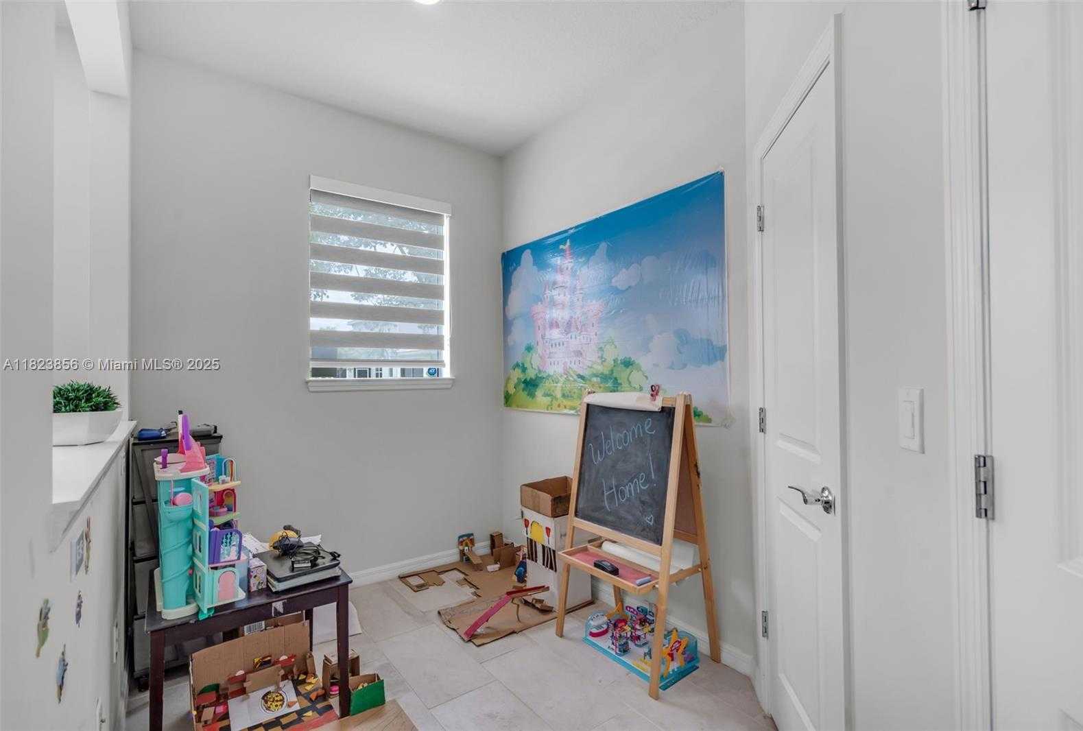 Small Image of 1595 PONGAM TER, Hollywood Number 21