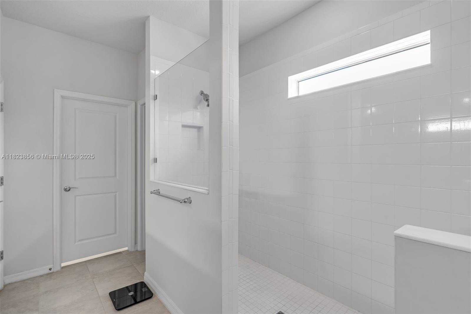 Small Image of 1595 PONGAM TER, Hollywood Number 39