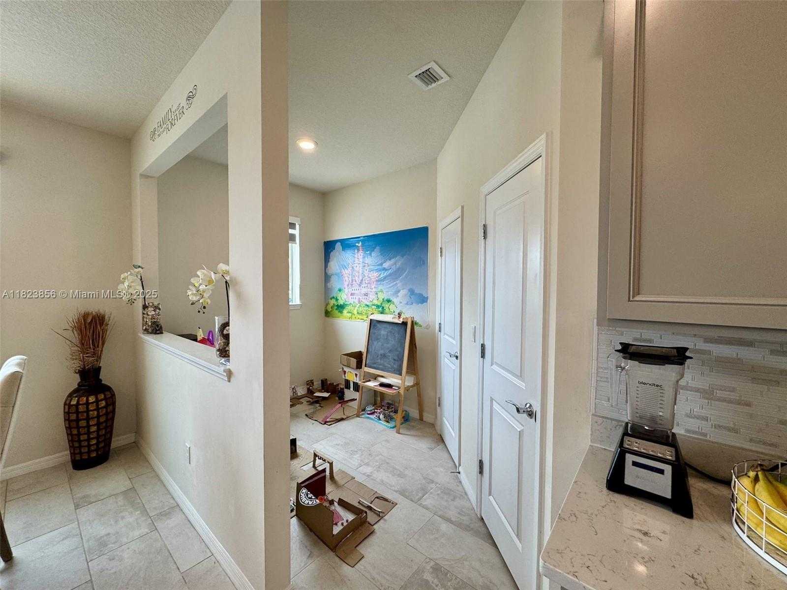 Small Image of 1595 PONGAM TER, Hollywood Number 69
