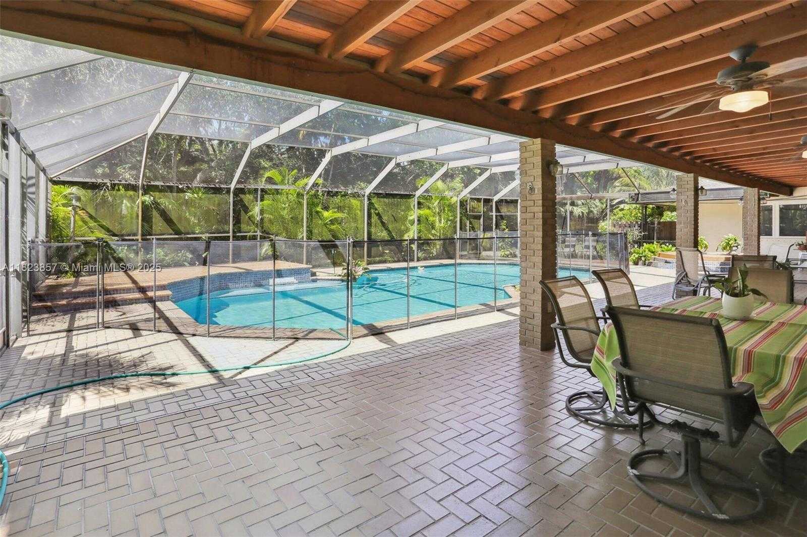 Small Image of 10920 SOUTH WEST 68TH AVE RD, Pinecrest Number 10
