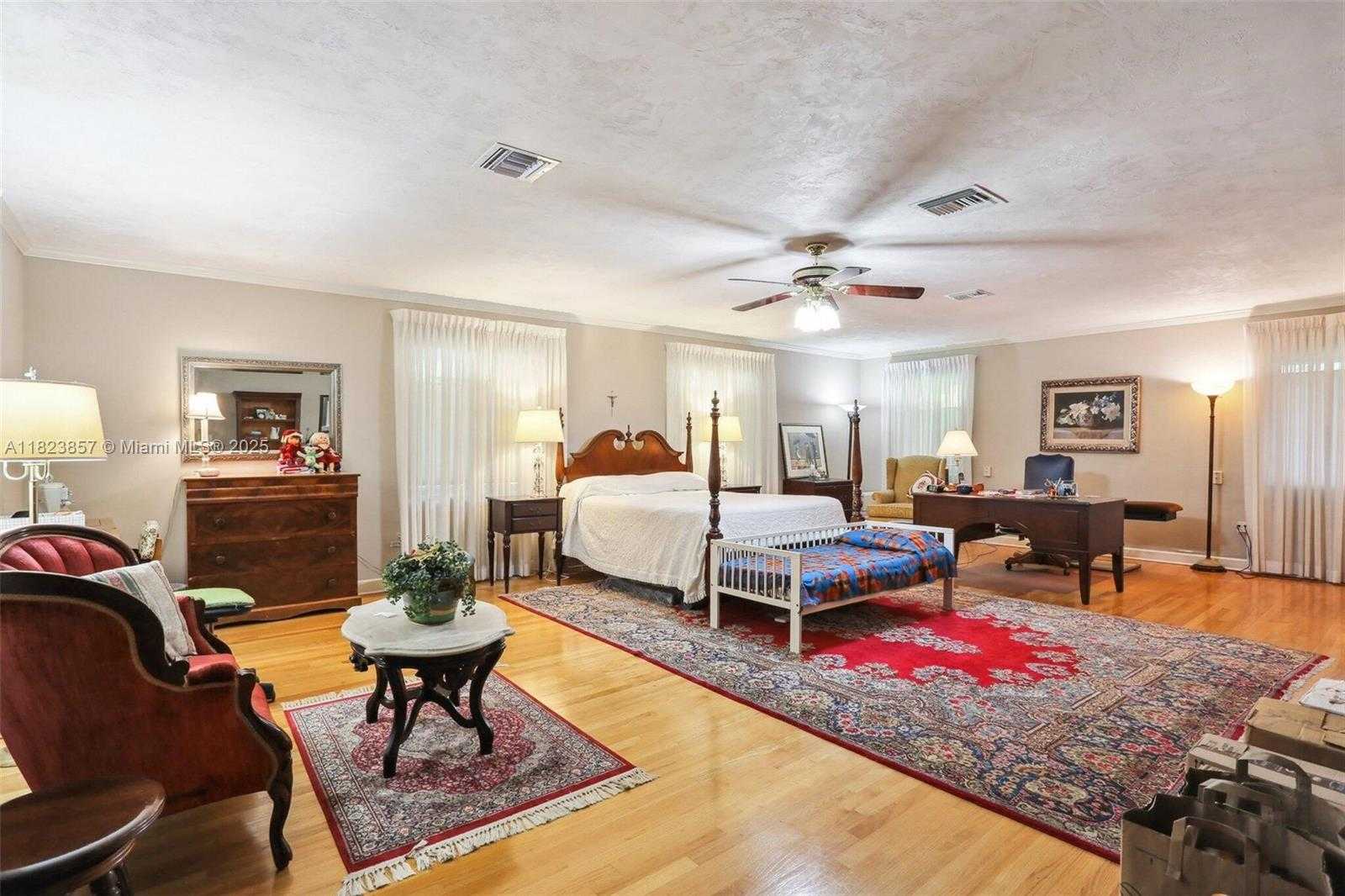 Small Image of 10920 SOUTH WEST 68TH AVE RD, Pinecrest Number 26