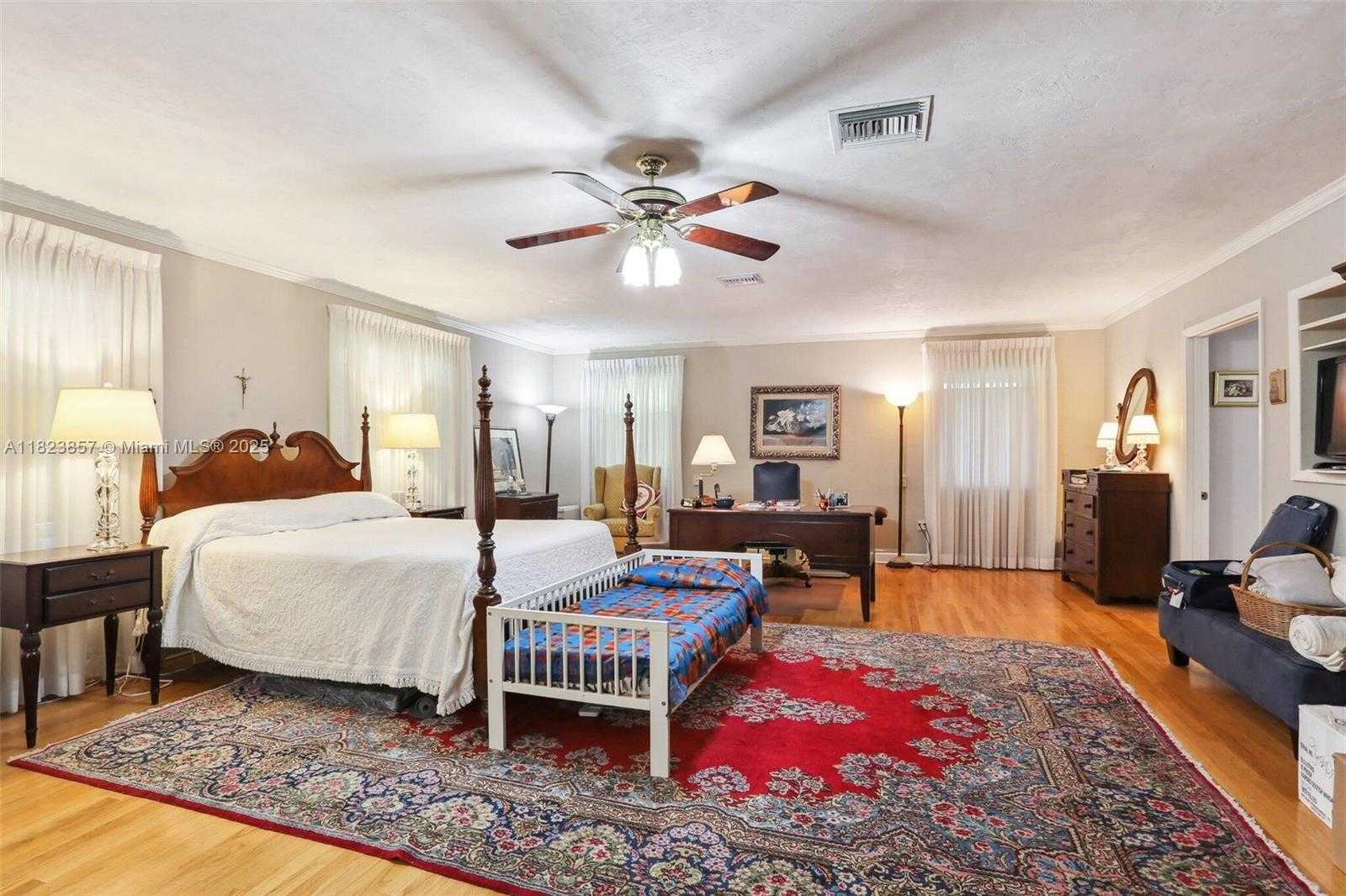 Small Image of 10920 SOUTH WEST 68TH AVE RD, Pinecrest Number 27