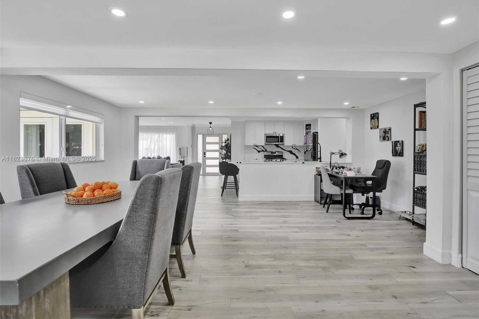 Small Image of 4117 MCKINLEY ST, Hollywood Number 16