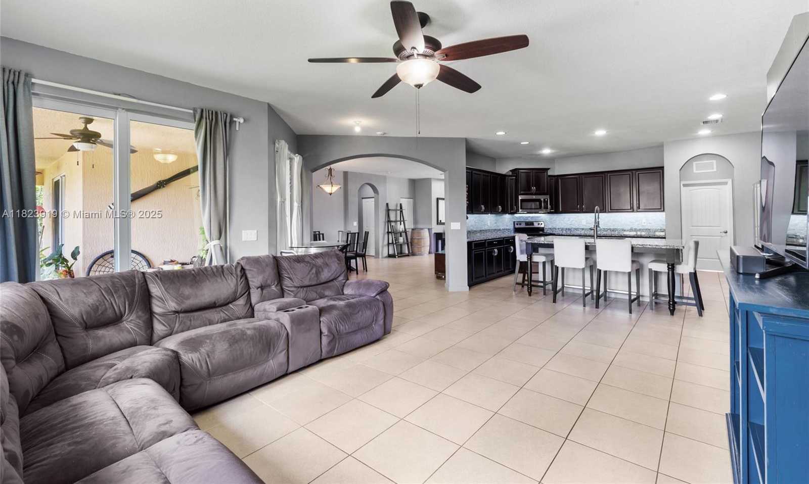 Small Image of 22442 SOUTH WEST 128TH PL, Miami Number 14