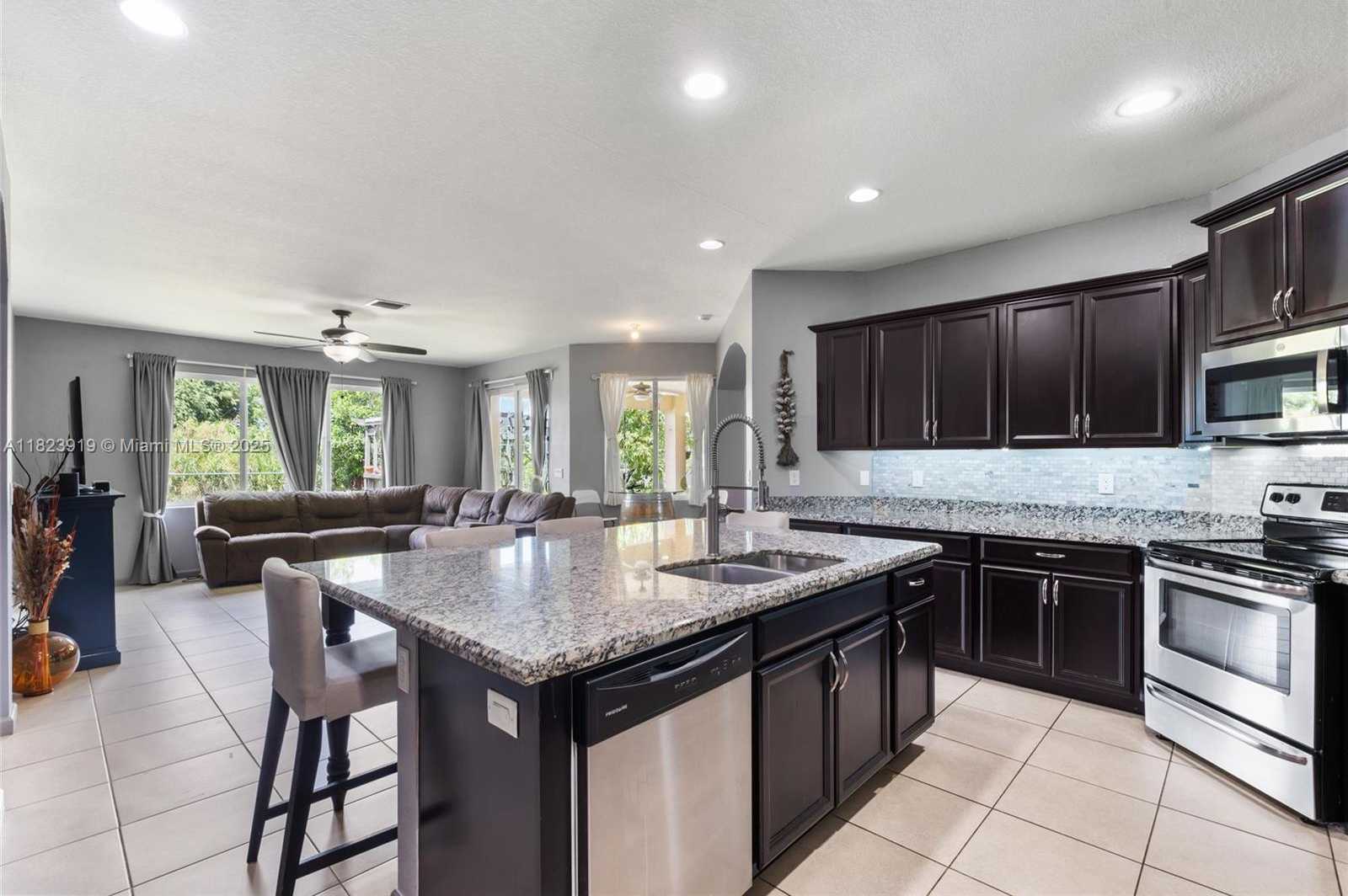 Small Image of 22442 SOUTH WEST 128TH PL, Miami Number 19