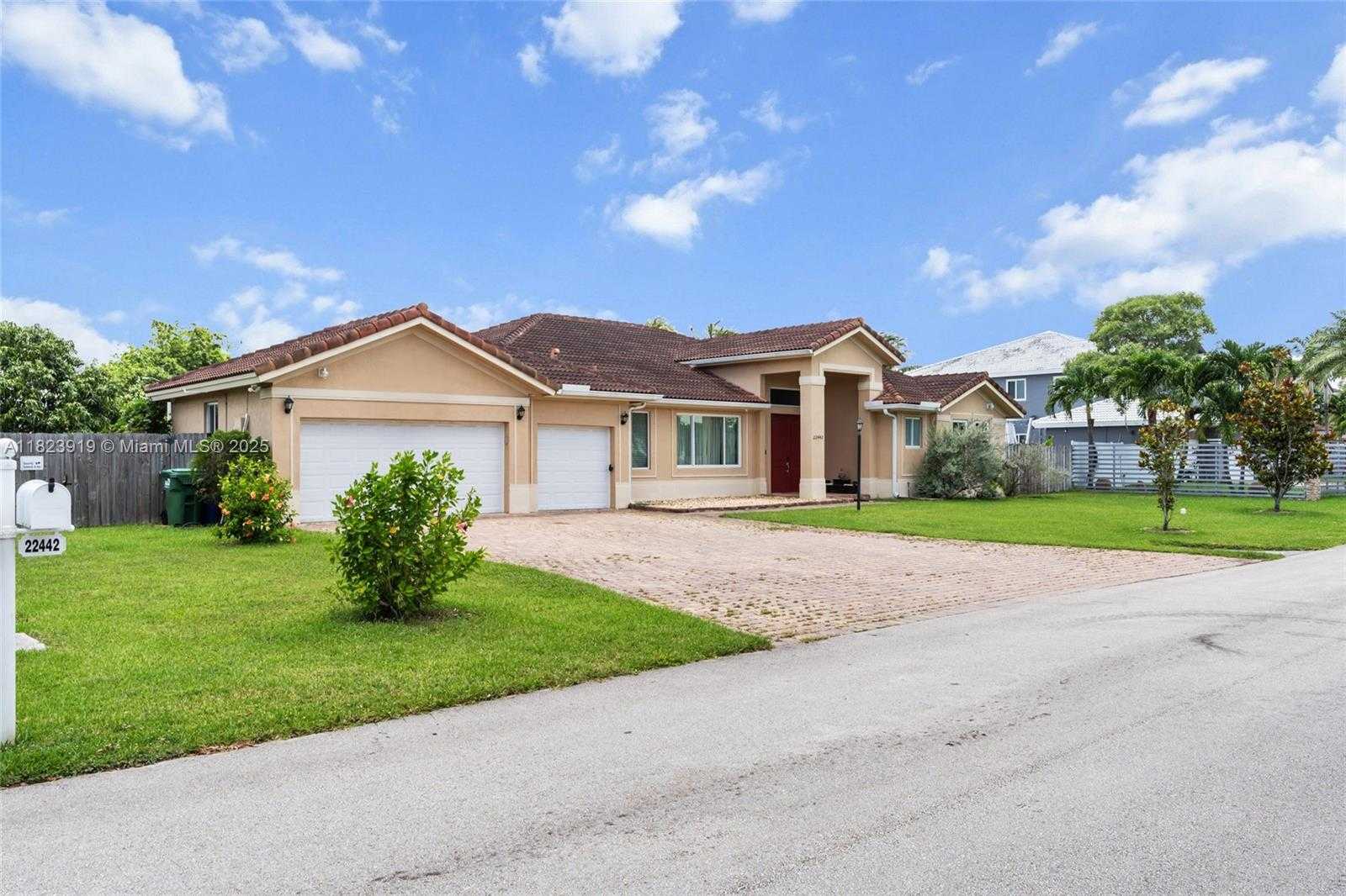 Small Image of 22442 SOUTH WEST 128TH PL, Miami Number 2