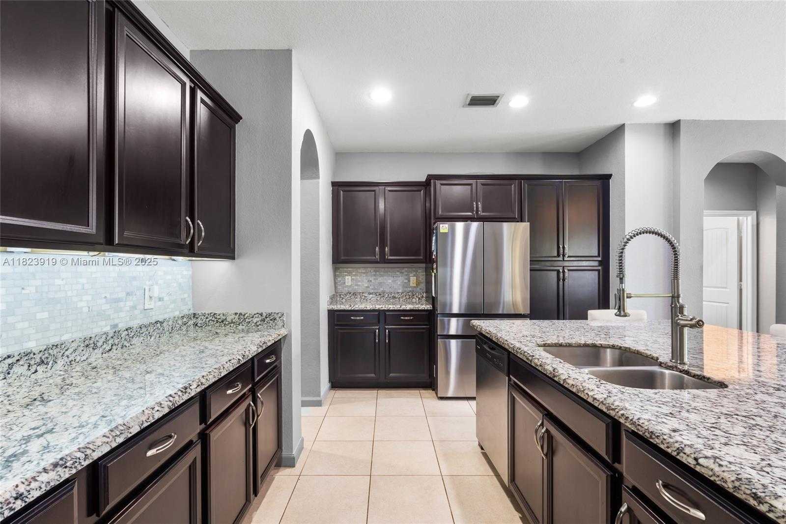 Small Image of 22442 SOUTH WEST 128TH PL, Miami Number 21
