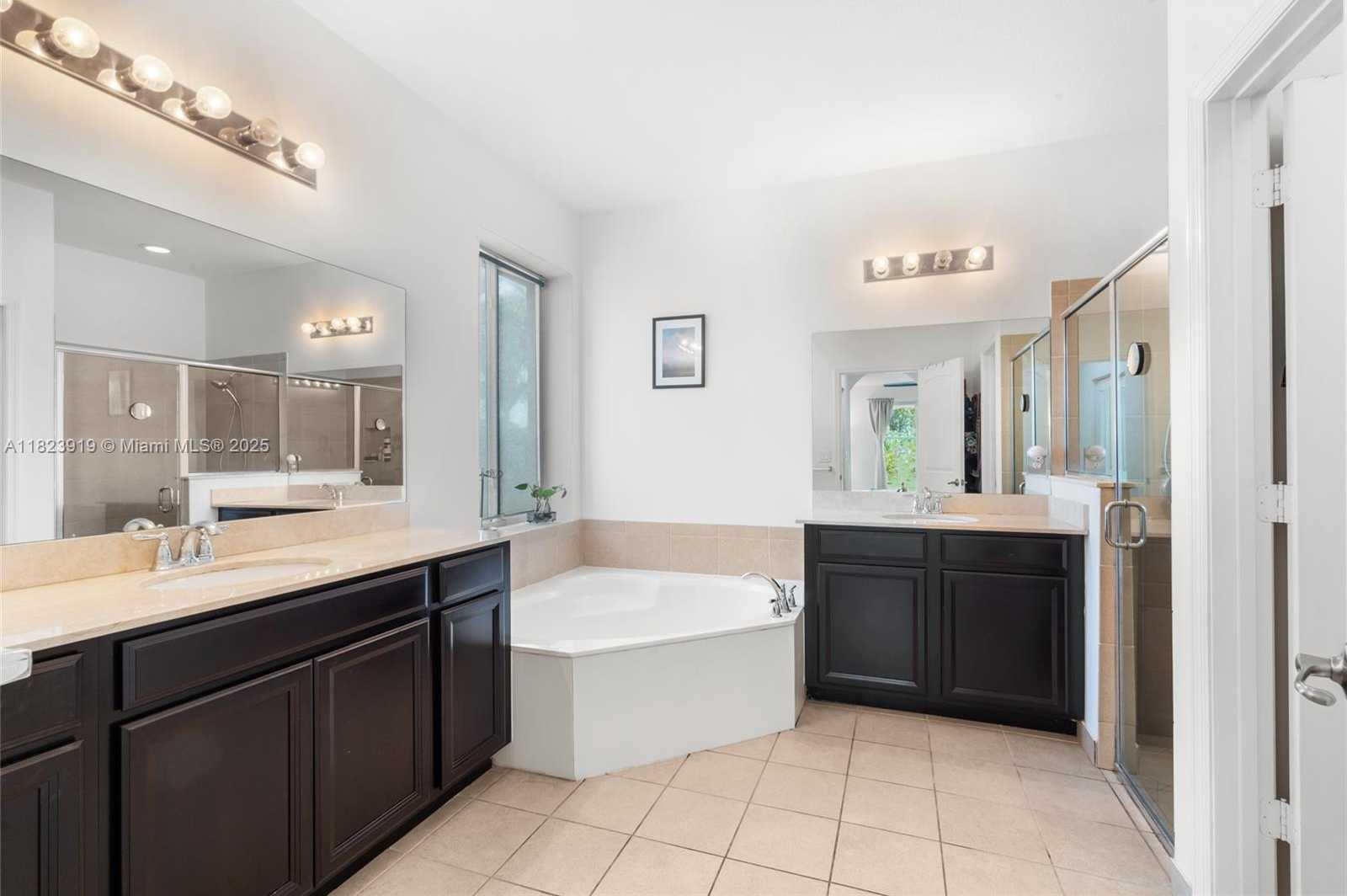 Small Image of 22442 SOUTH WEST 128TH PL, Miami Number 27