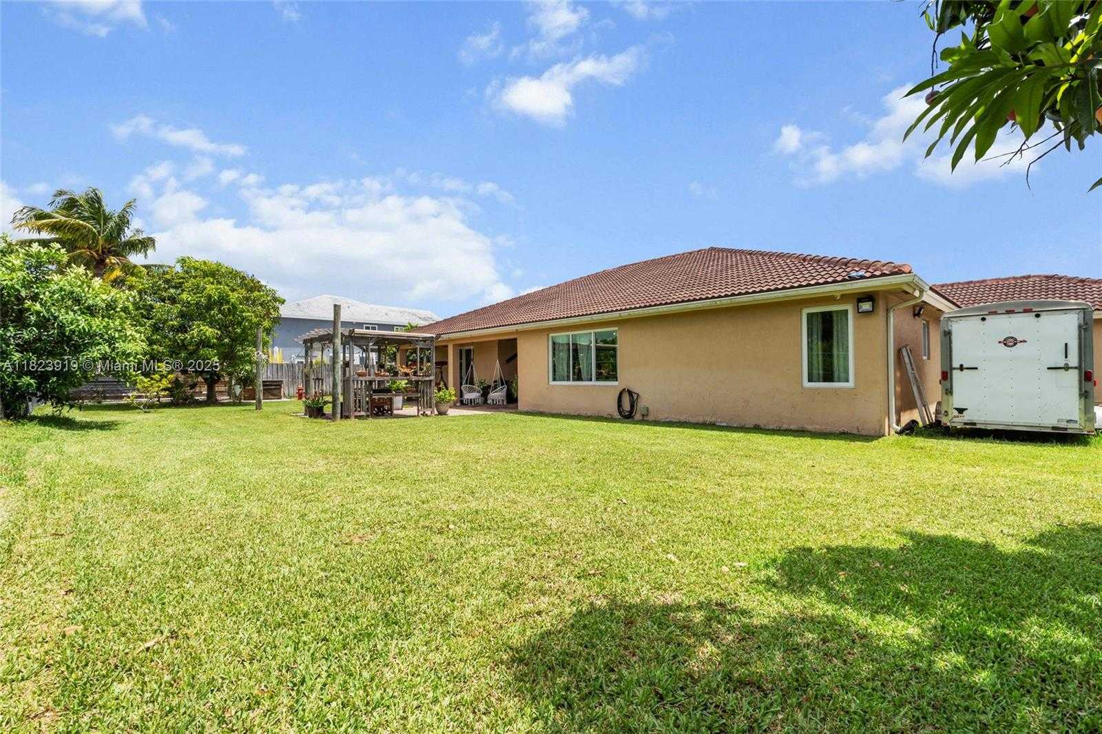 Small Image of 22442 SOUTH WEST 128TH PL, Miami Number 43