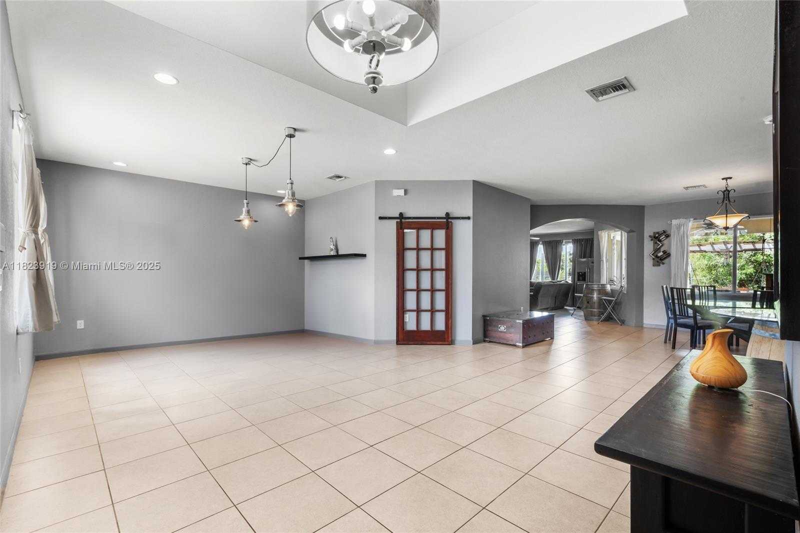 Small Image of 22442 SOUTH WEST 128TH PL, Miami Number 7