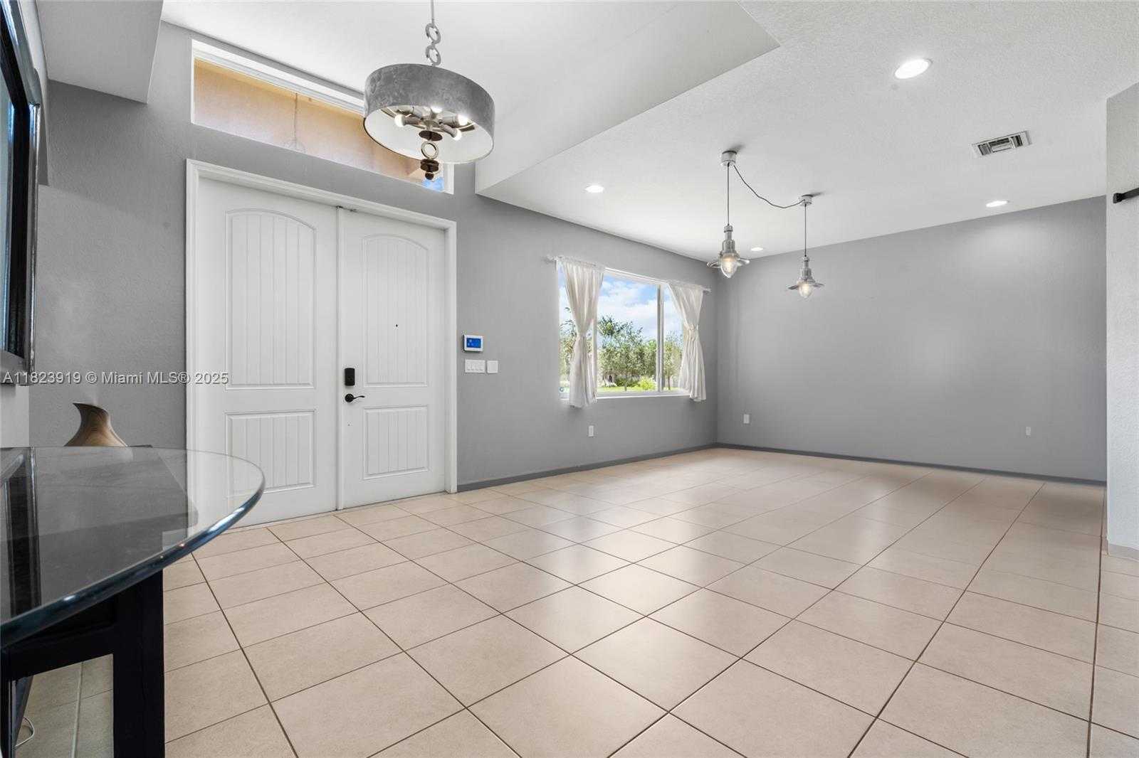 Small Image of 22442 SOUTH WEST 128TH PL, Miami Number 8