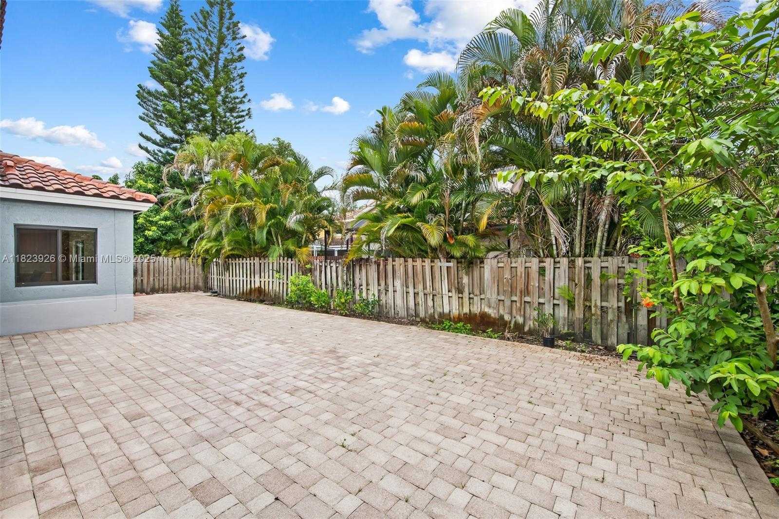 Small Image of 11293 RHAPSODY RD, Cooper City Number 24