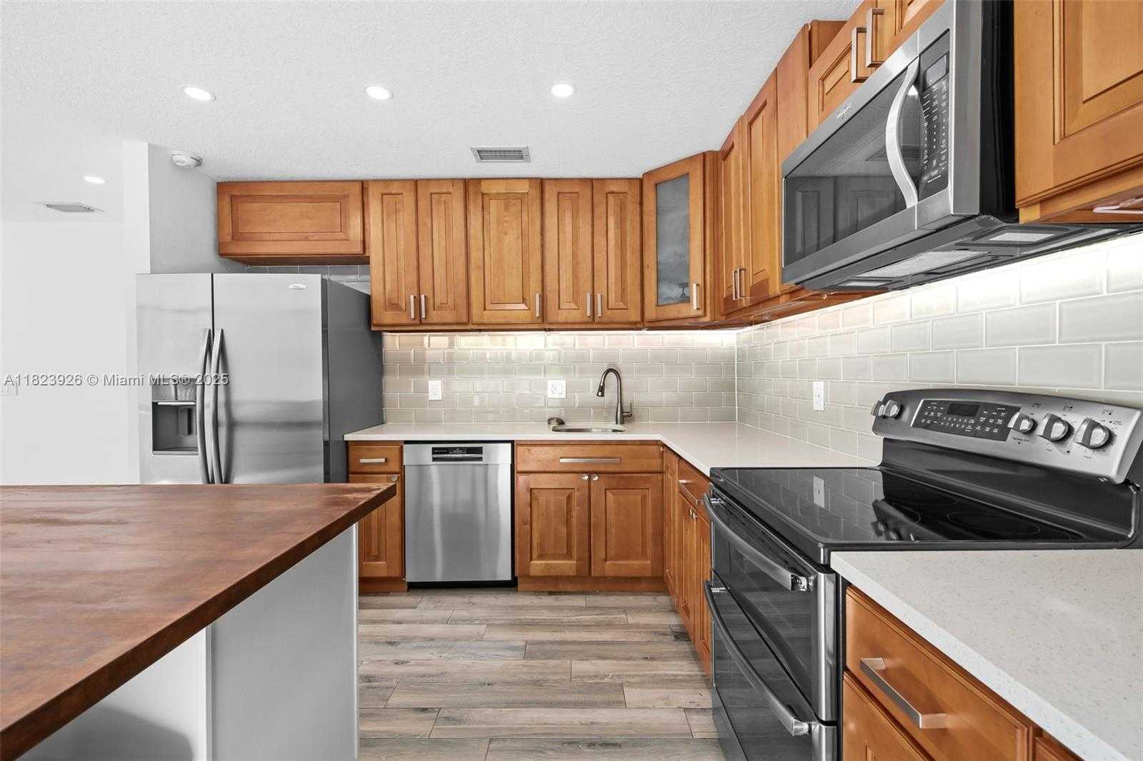 Small Image of 11293 RHAPSODY RD, Cooper City Number 8