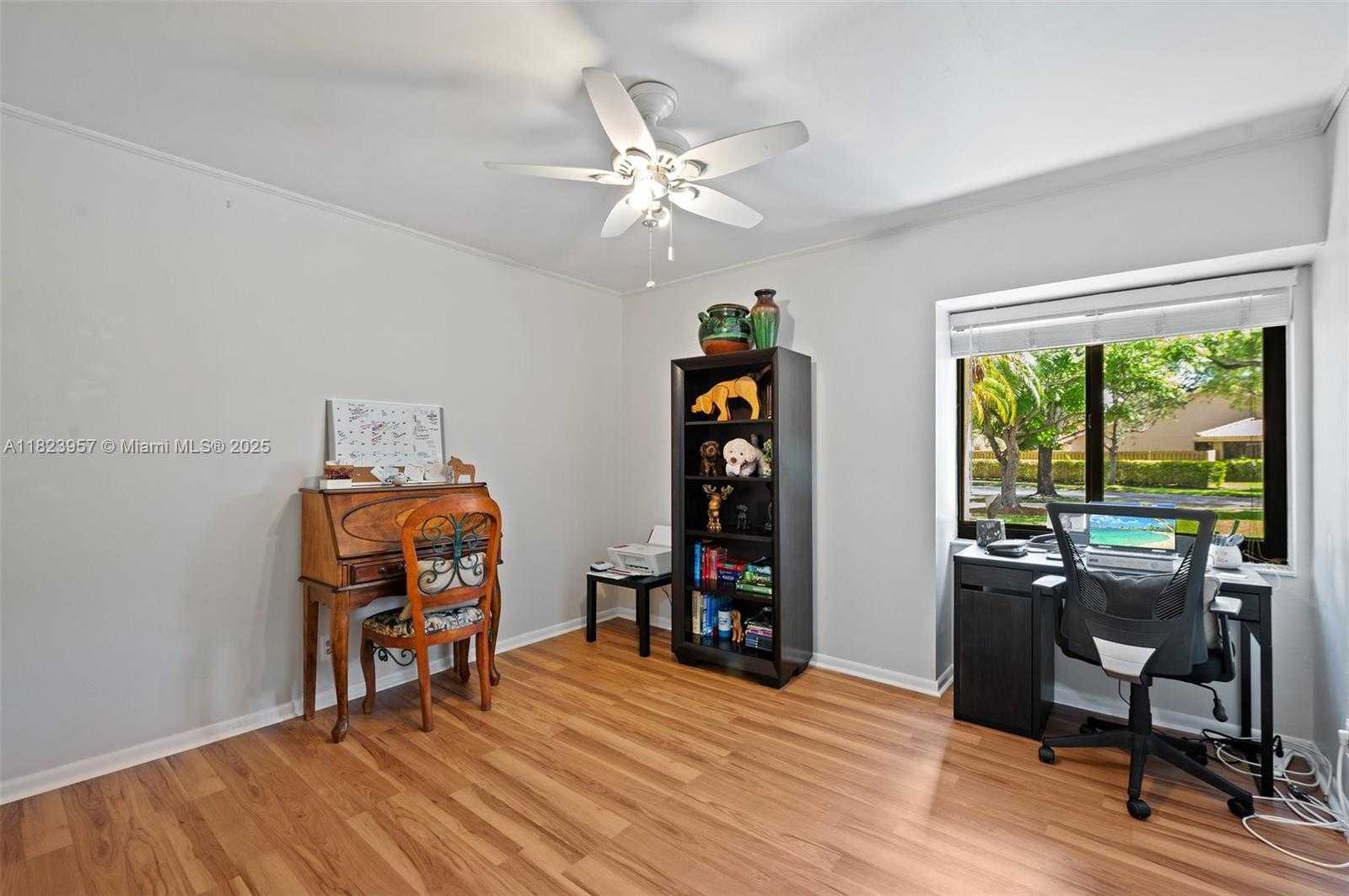 Small Image of 2000 LAKESHORE DR, Weston Number 20