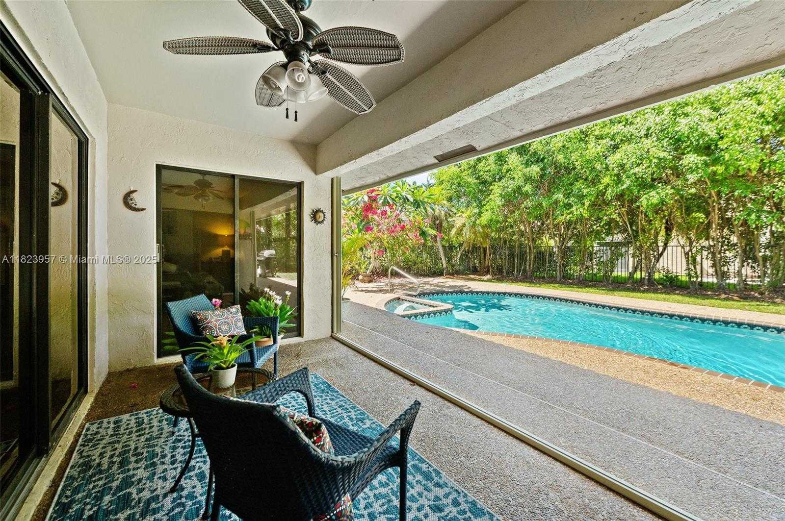 Small Image of 2000 LAKESHORE DR, Weston Number 23