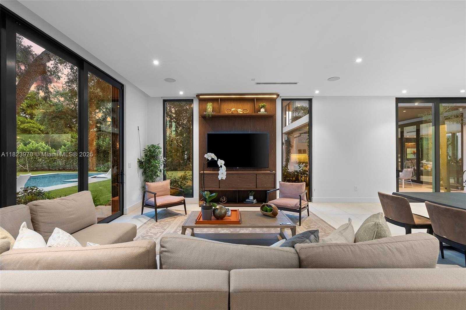 Small Image of 8875 SOUTH WEST 61ST CT, Pinecrest Number 12