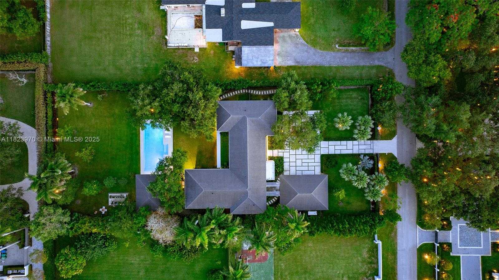 Small Image of 8875 SOUTH WEST 61ST CT, Pinecrest Number 17