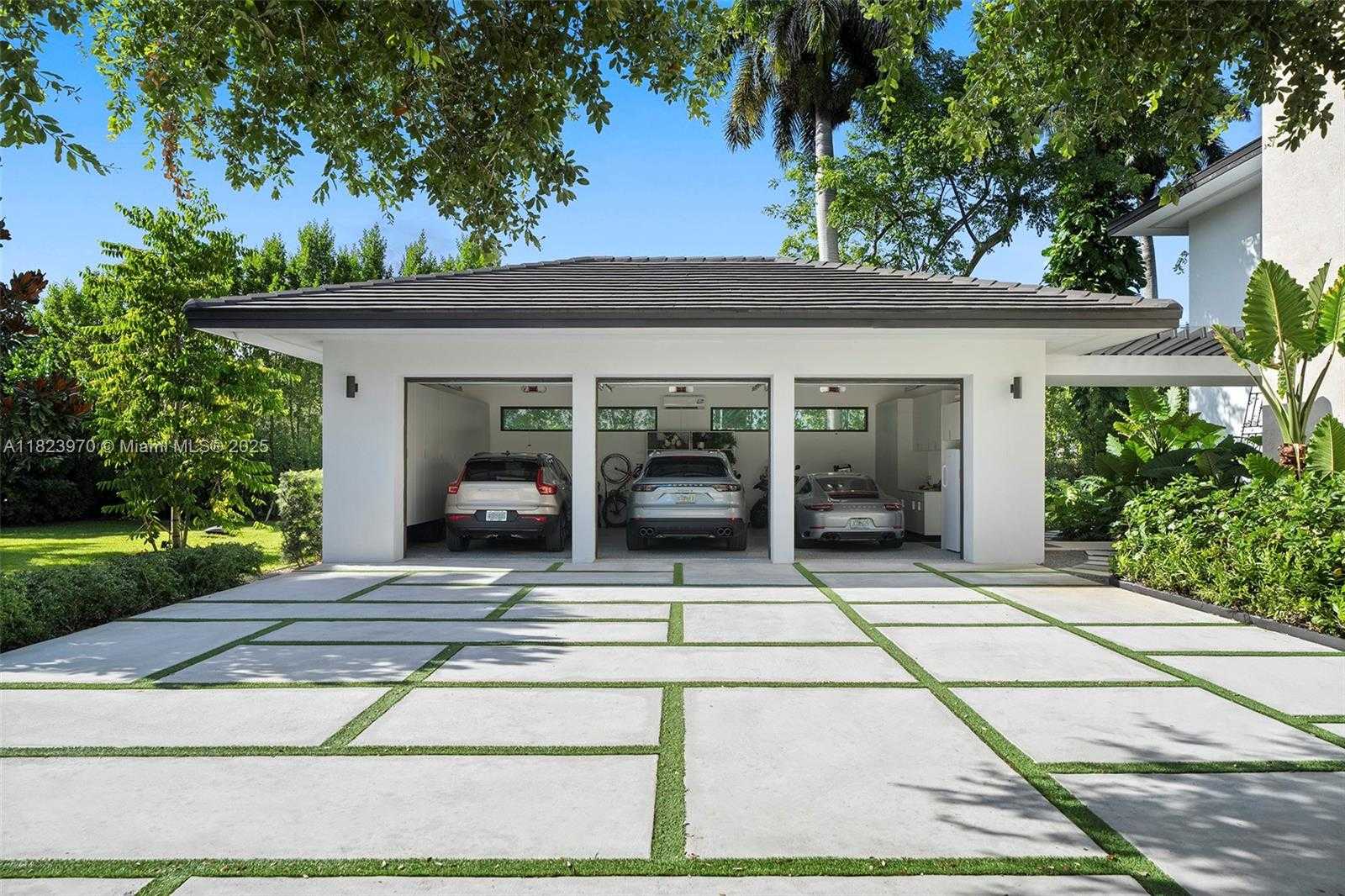 Small Image of 8875 SOUTH WEST 61ST CT, Pinecrest Number 23