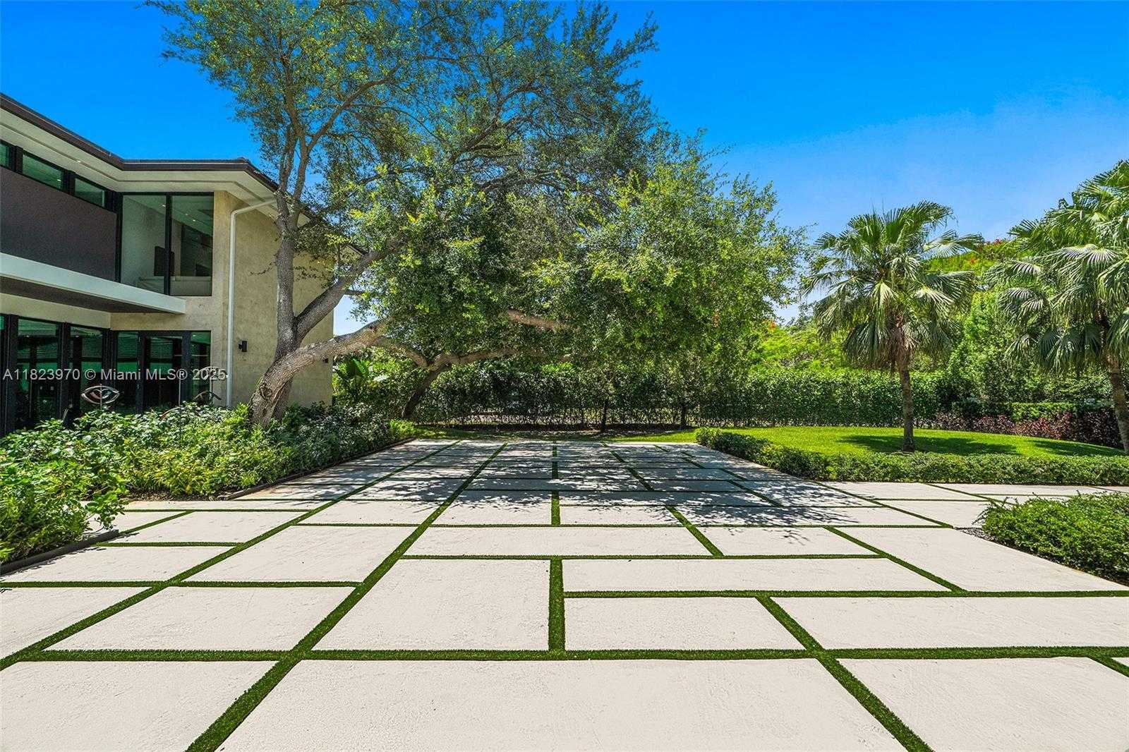 Small Image of 8875 SOUTH WEST 61ST CT, Pinecrest Number 24