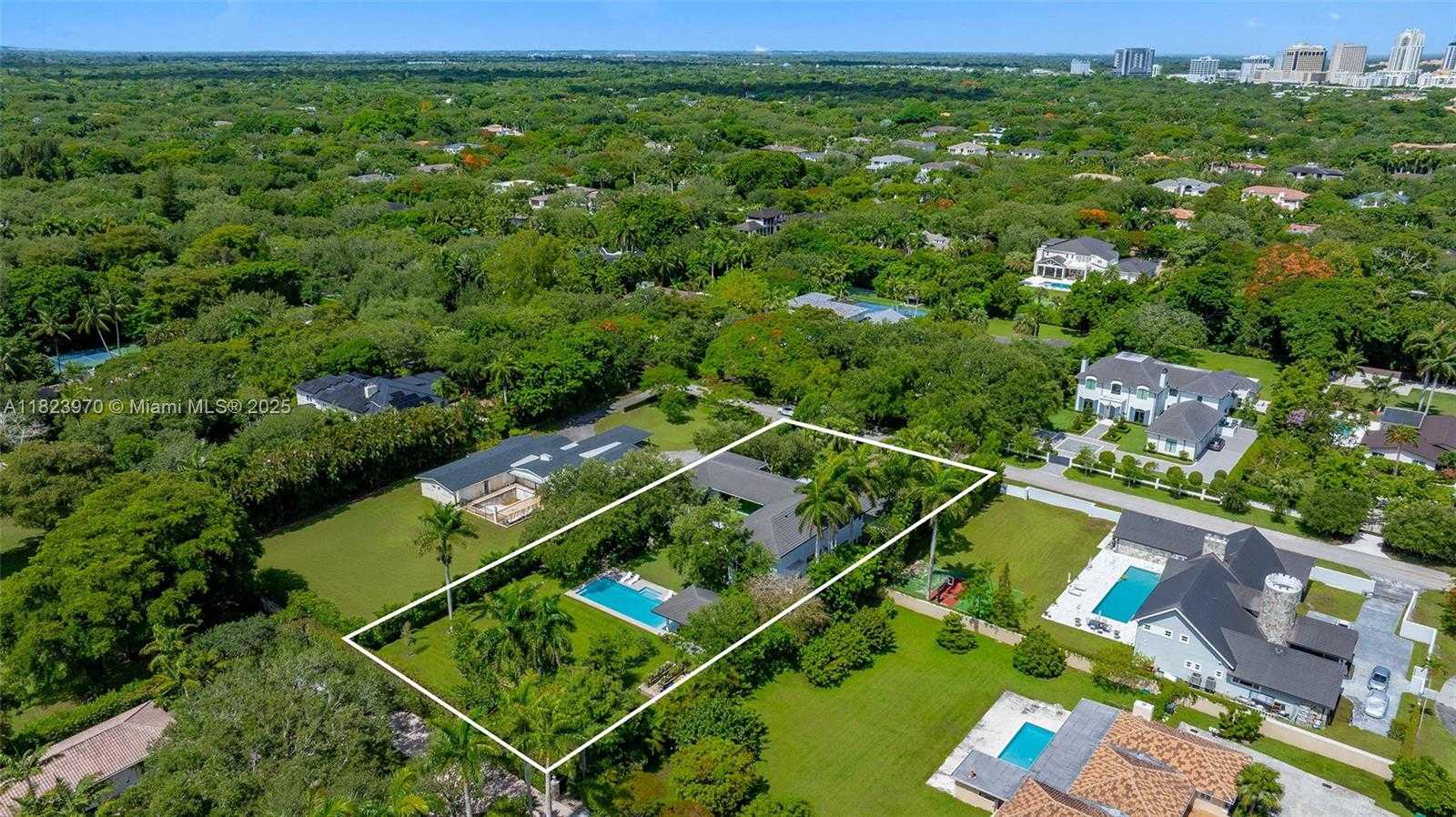 Small Image of 8875 SOUTH WEST 61ST CT, Pinecrest Number 99