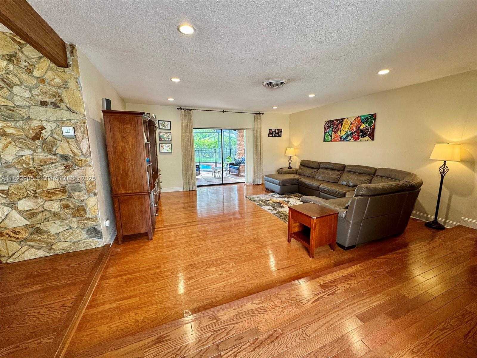 Small Image of 16225 SOUTH WEST 88TH AVE RD, Palmetto Bay Number 3