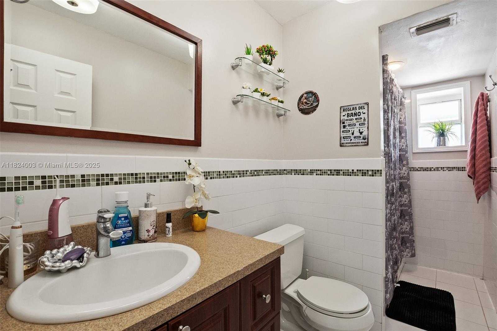 Small Image of 3813 SOUTH LAKE TER, Miramar Number 18