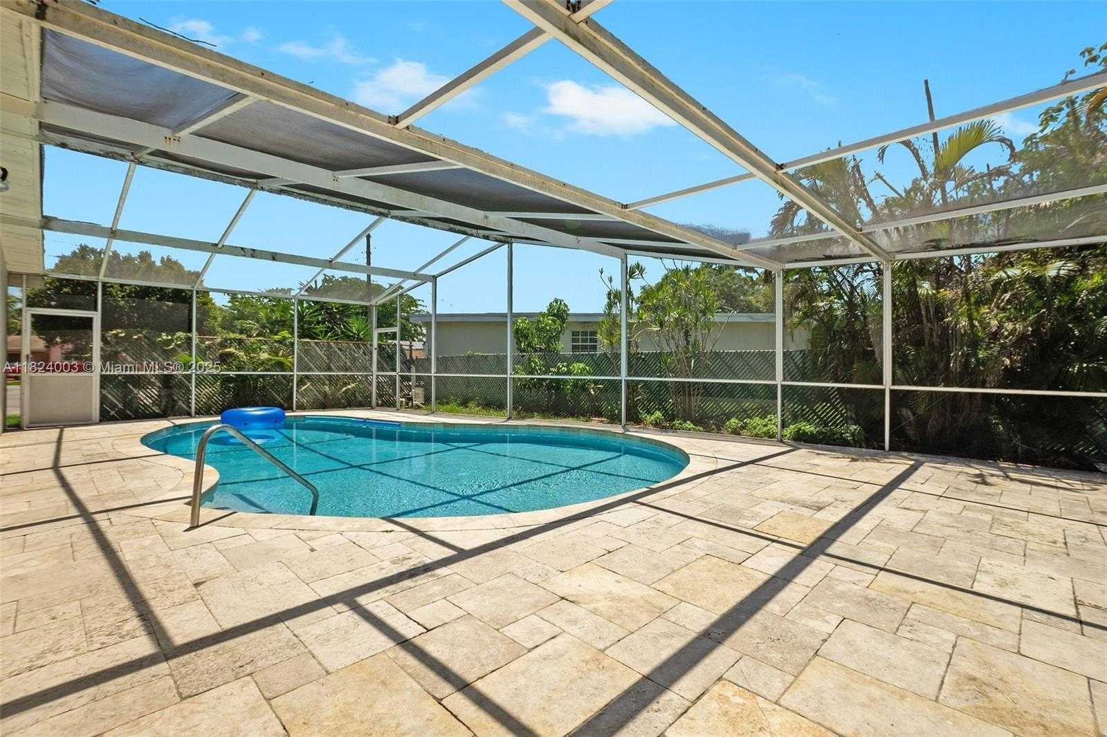 Small Image of 3813 SOUTH LAKE TER, Miramar Number 23