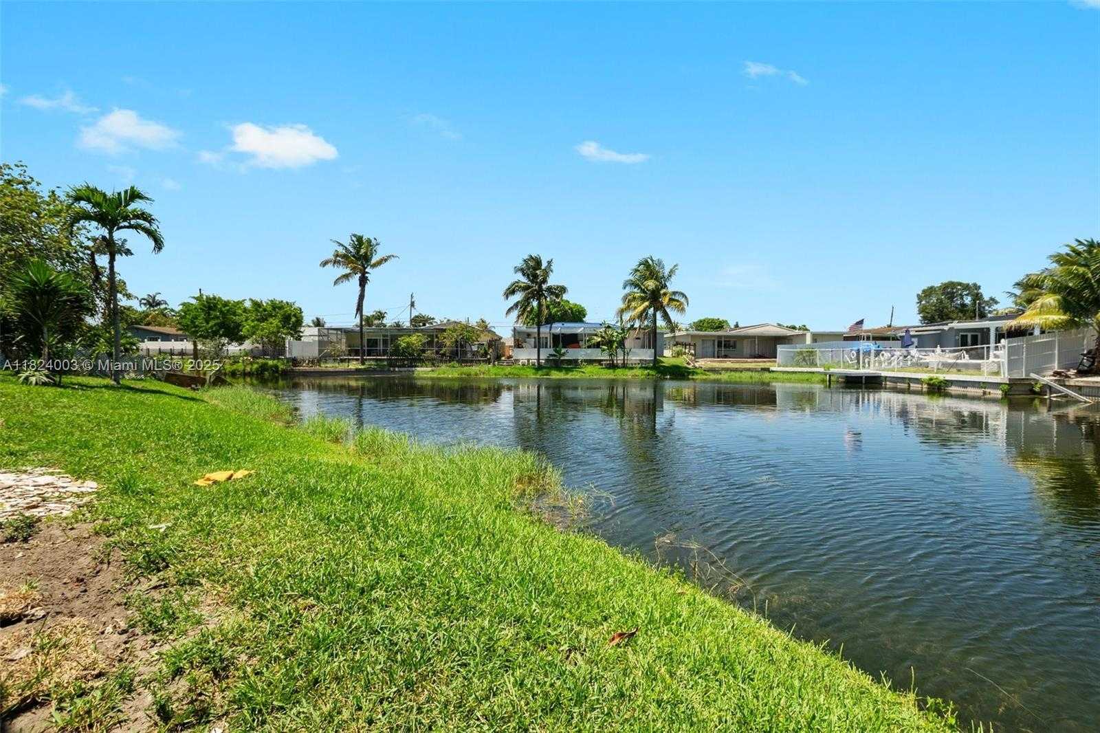 Small Image of 3813 SOUTH LAKE TER, Miramar Number 30