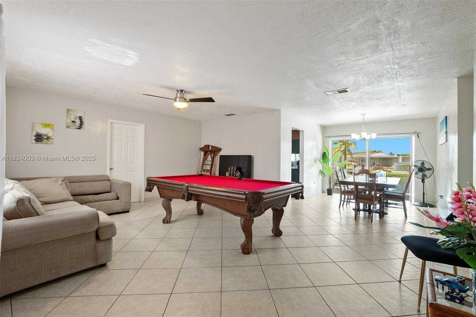 Small Image of 3813 SOUTH LAKE TER, Miramar Number 7