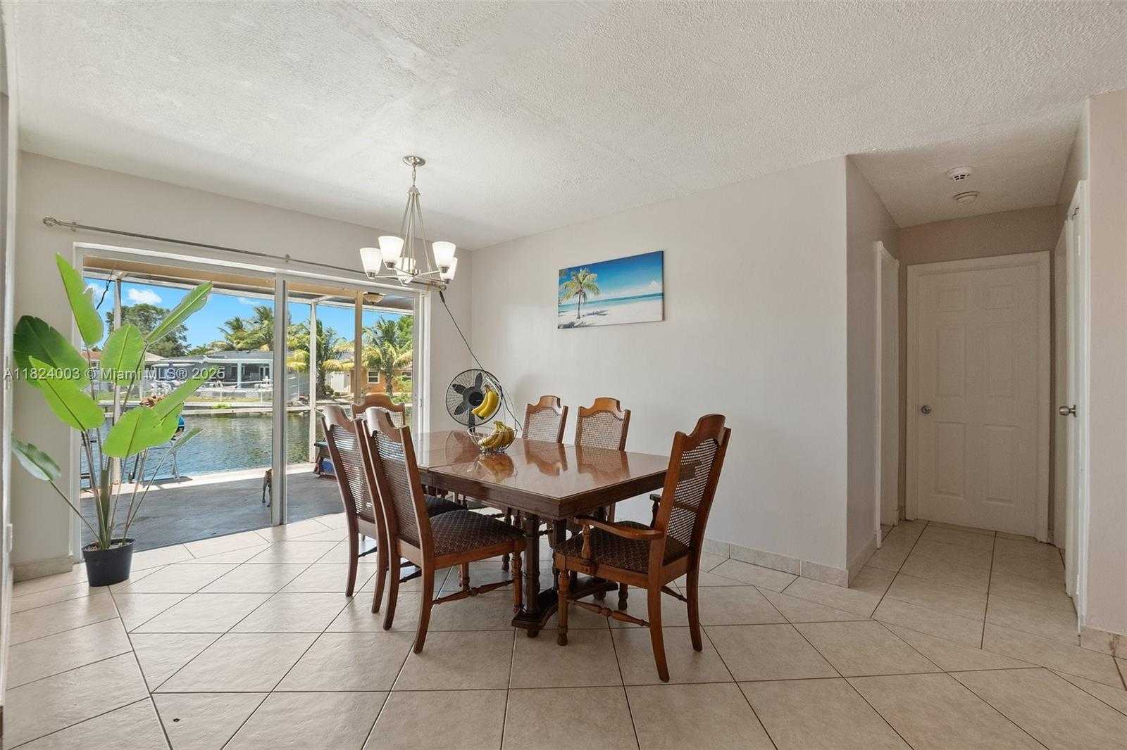 Small Image of 3813 SOUTH LAKE TER, Miramar Number 9