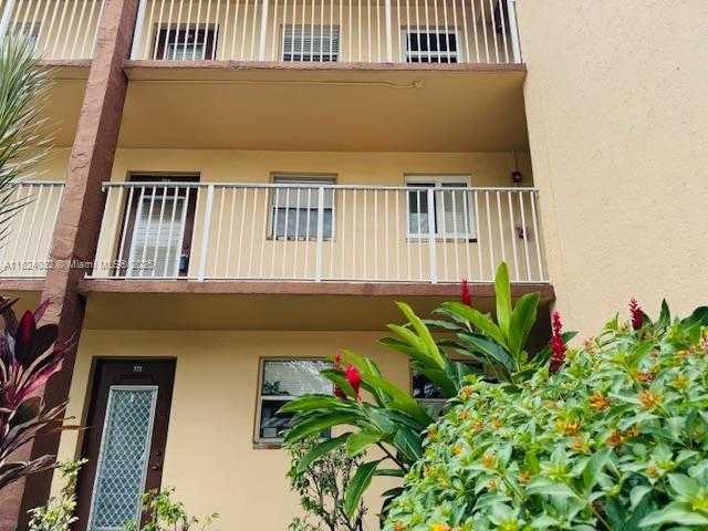 Small Image of 2711 NORTH PINE ISLAND RD, Sunrise Number 4