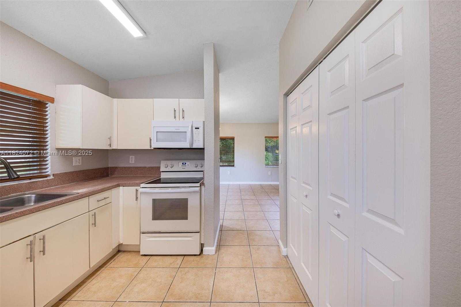 Small Image of 13576 SOUTH WEST 287TH TER, Homestead Number 14