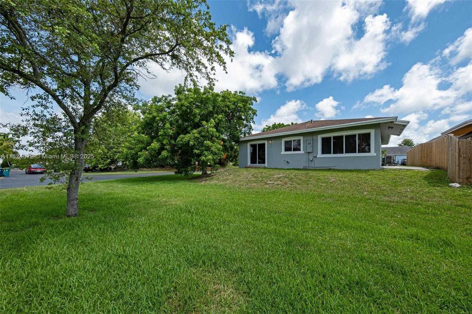 Small Image of 13576 SOUTH WEST 287TH TER, Homestead Number 34