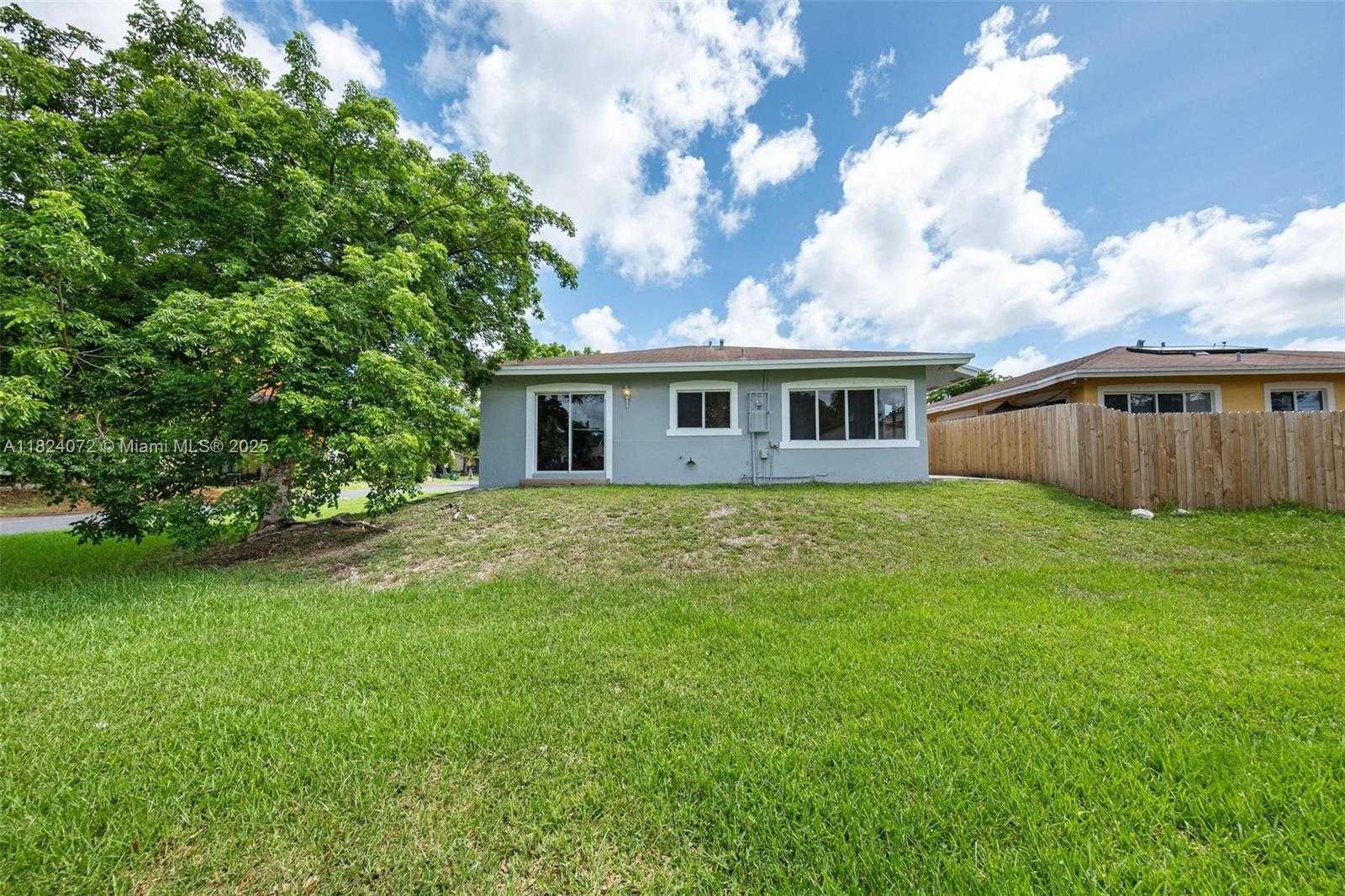 Small Image of 13576 SOUTH WEST 287TH TER, Homestead Number 35