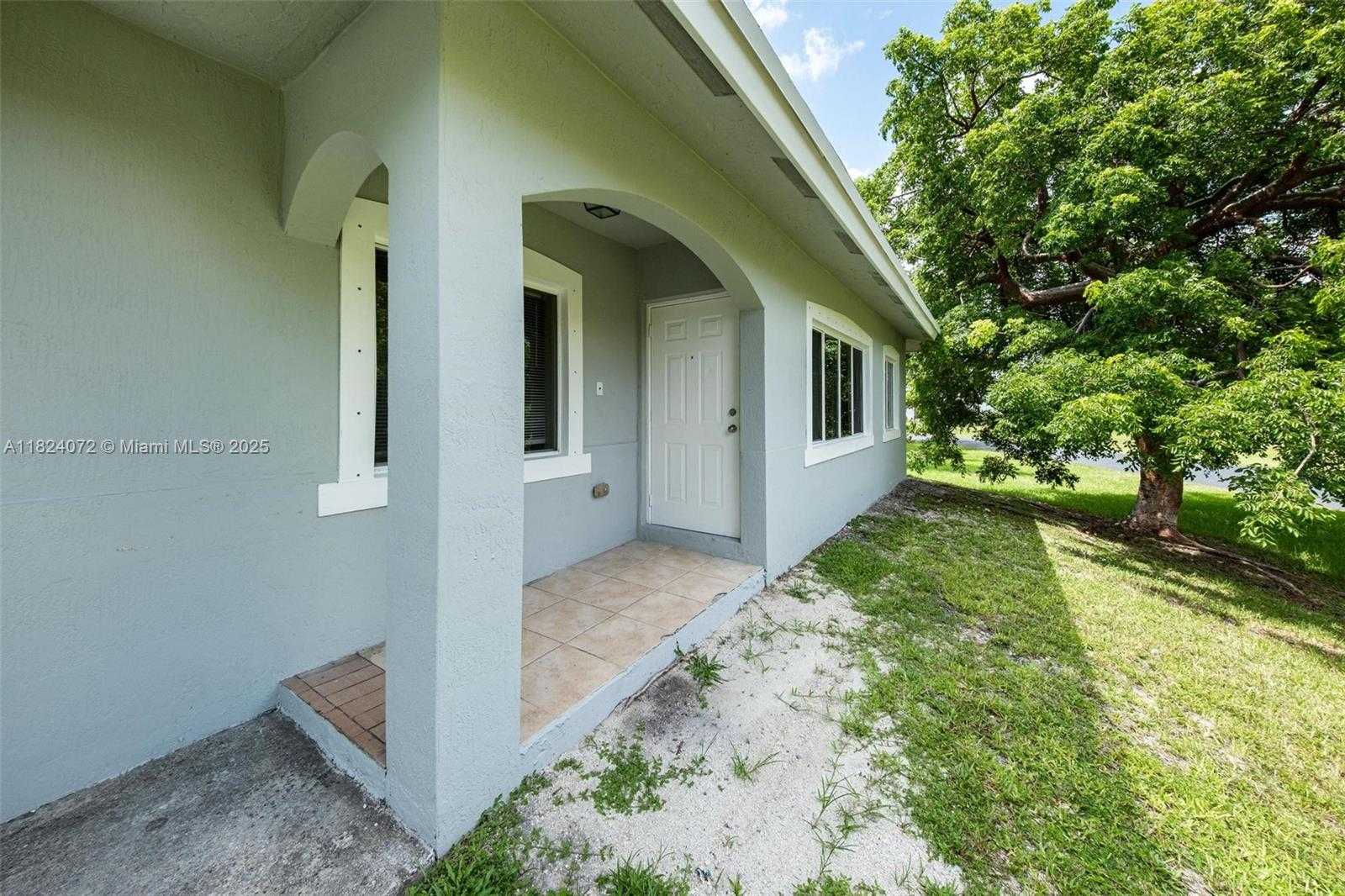 Small Image of 13576 SOUTH WEST 287TH TER, Homestead Number 6