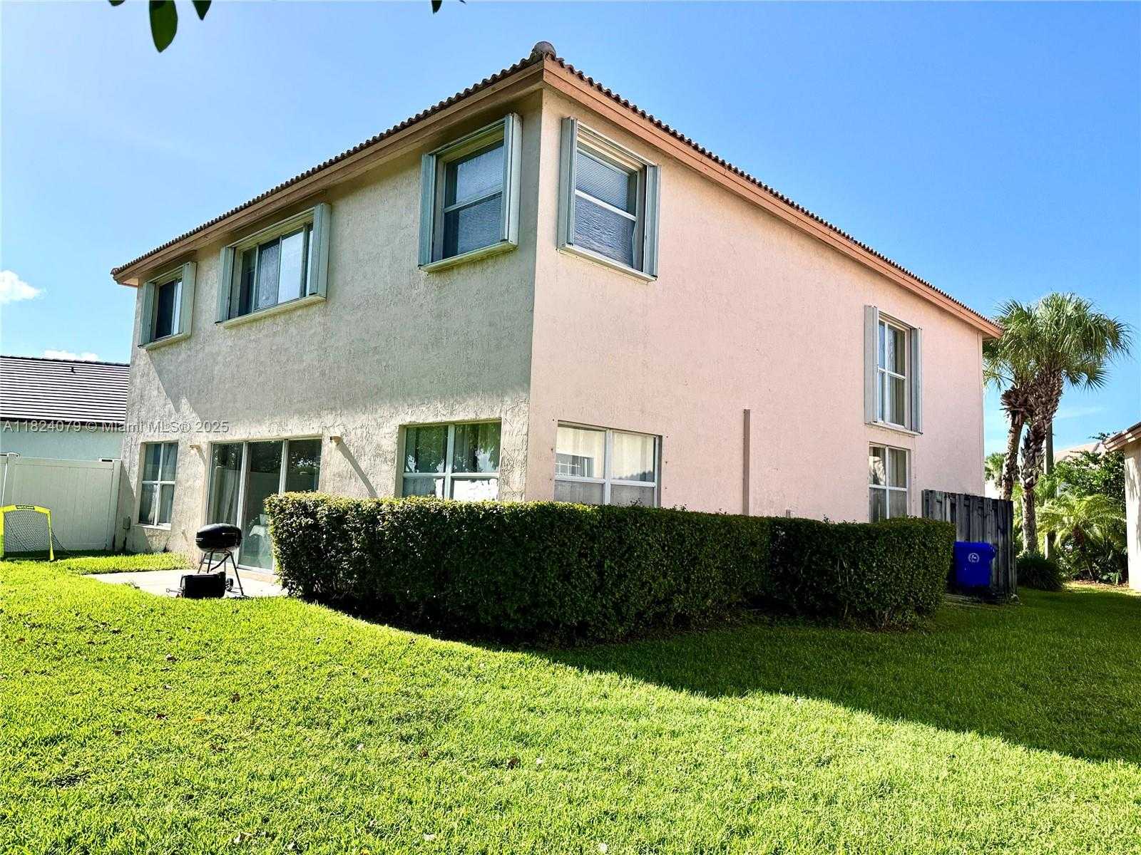Small Image of 17088 NORTH WEST 19TH ST, Pembroke Pines Number 23