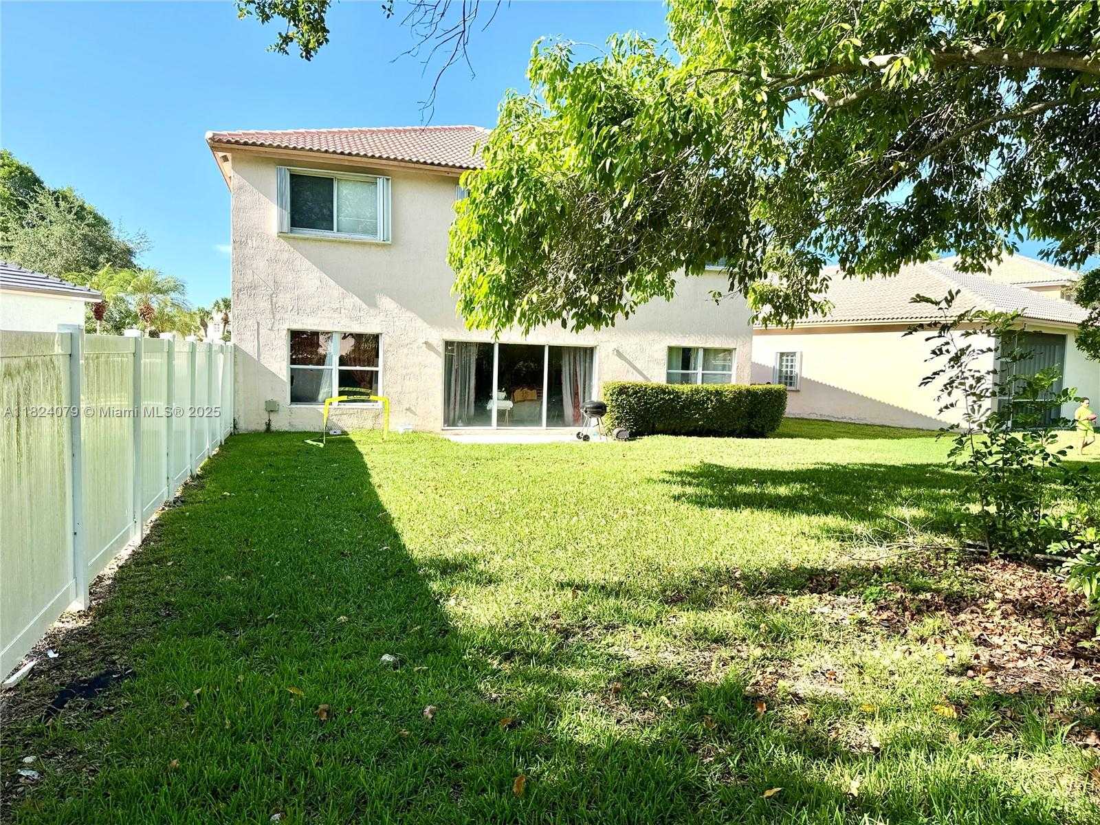 Small Image of 17088 NORTH WEST 19TH ST, Pembroke Pines Number 24