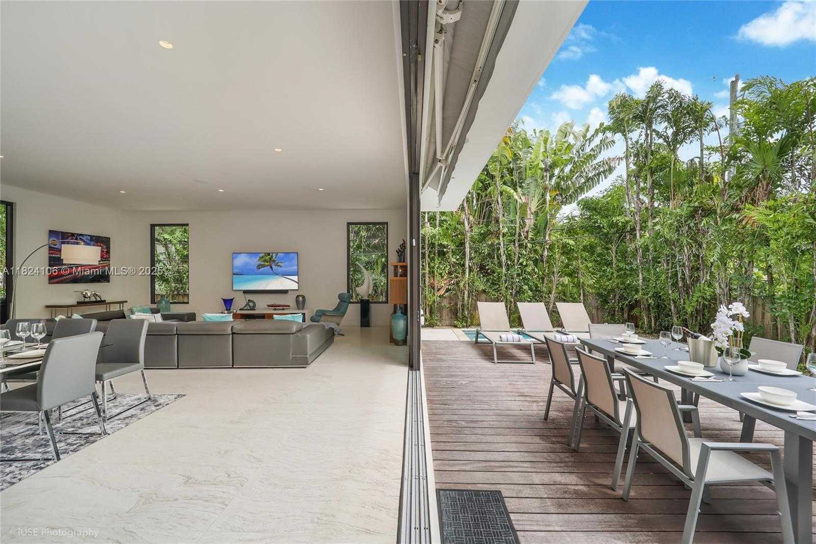 Small Image of 7501 COQUINA DR, North Bay Village Number 12