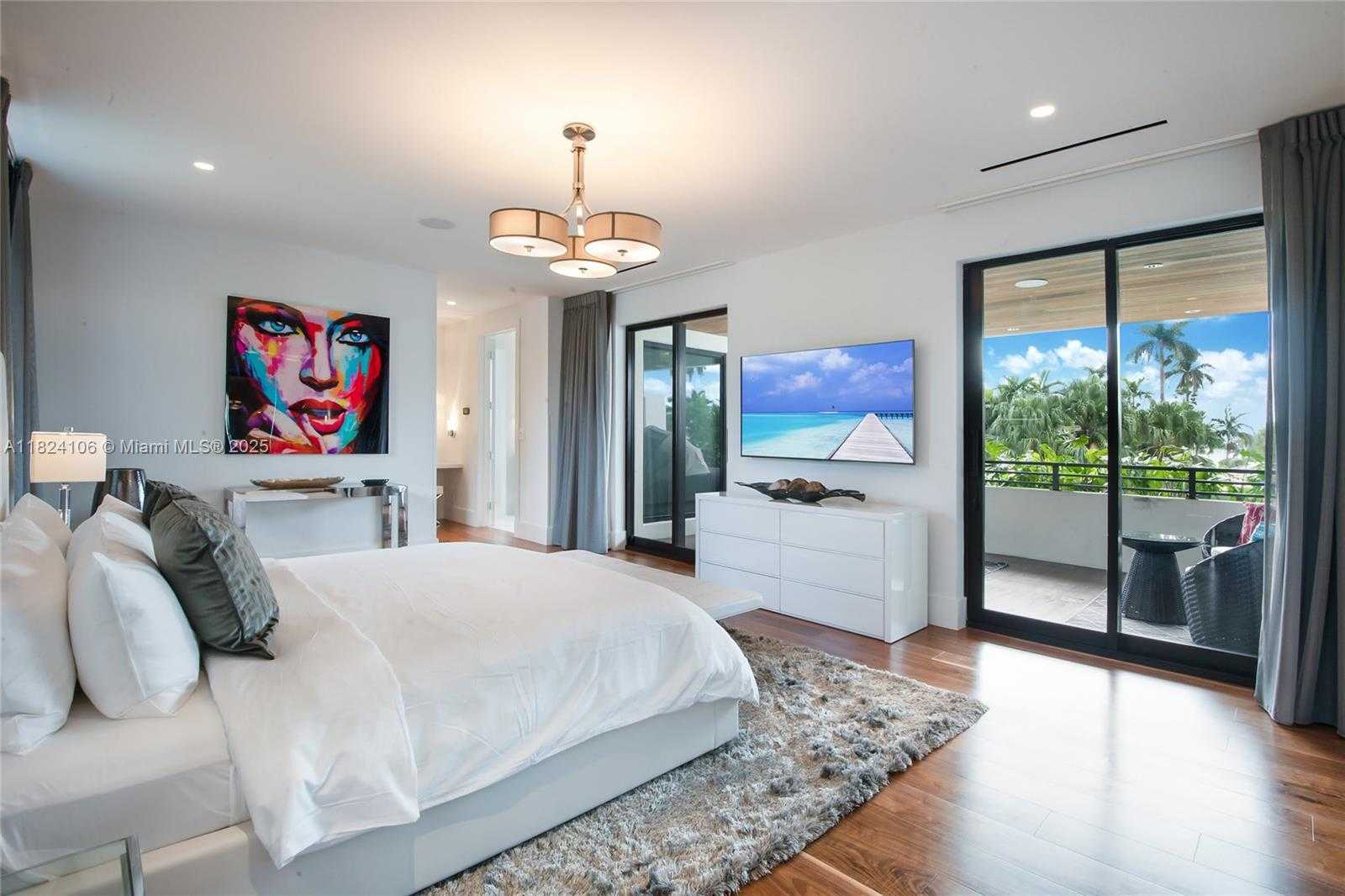 Small Image of 7501 COQUINA DR, North Bay Village Number 17