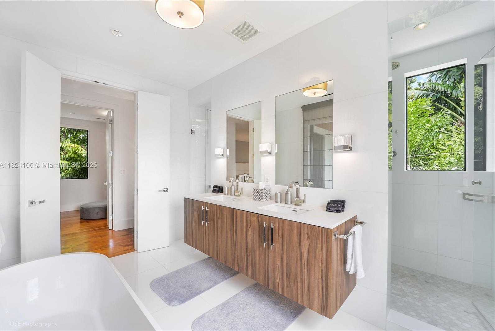 Small Image of 7501 COQUINA DR, North Bay Village Number 22