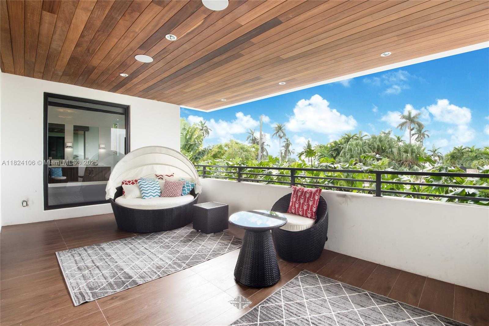 Small Image of 7501 COQUINA DR, North Bay Village Number 23