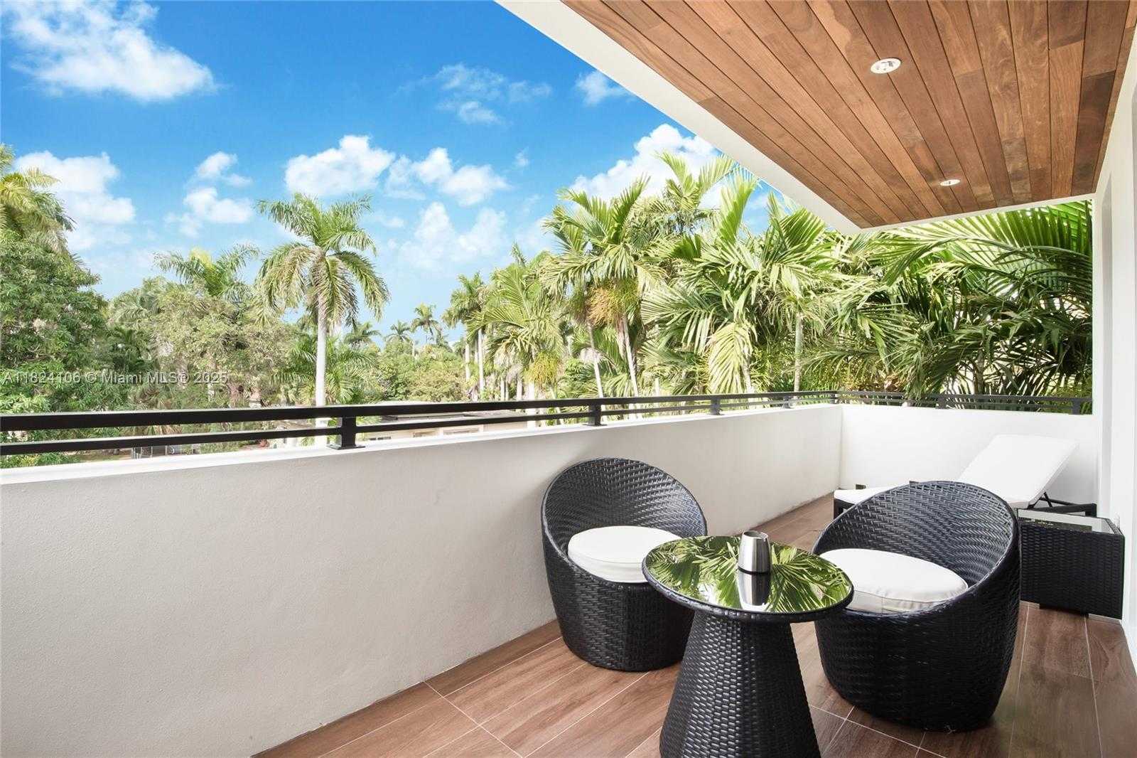 Small Image of 7501 COQUINA DR, North Bay Village Number 28