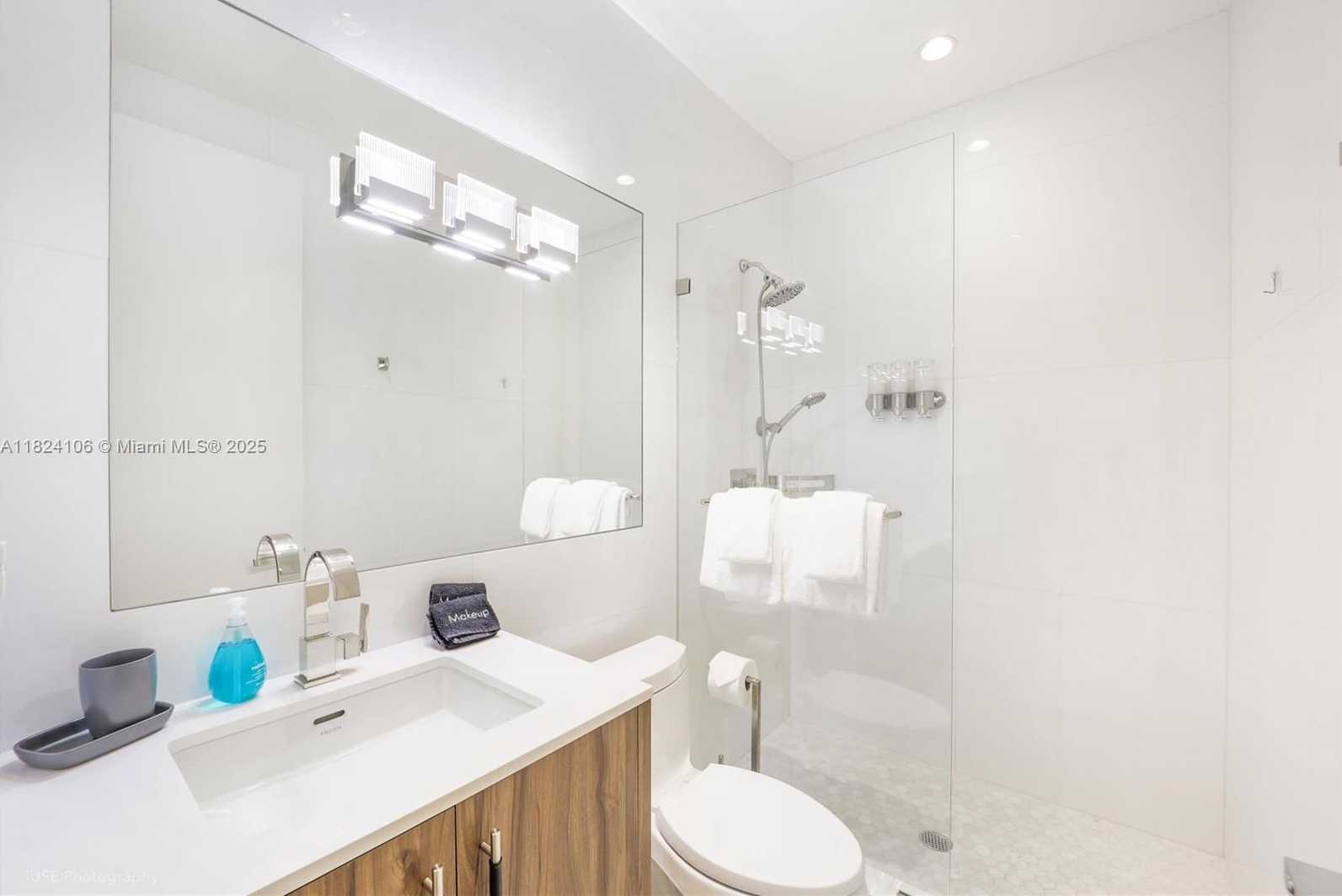 Small Image of 7501 COQUINA DR, North Bay Village Number 35