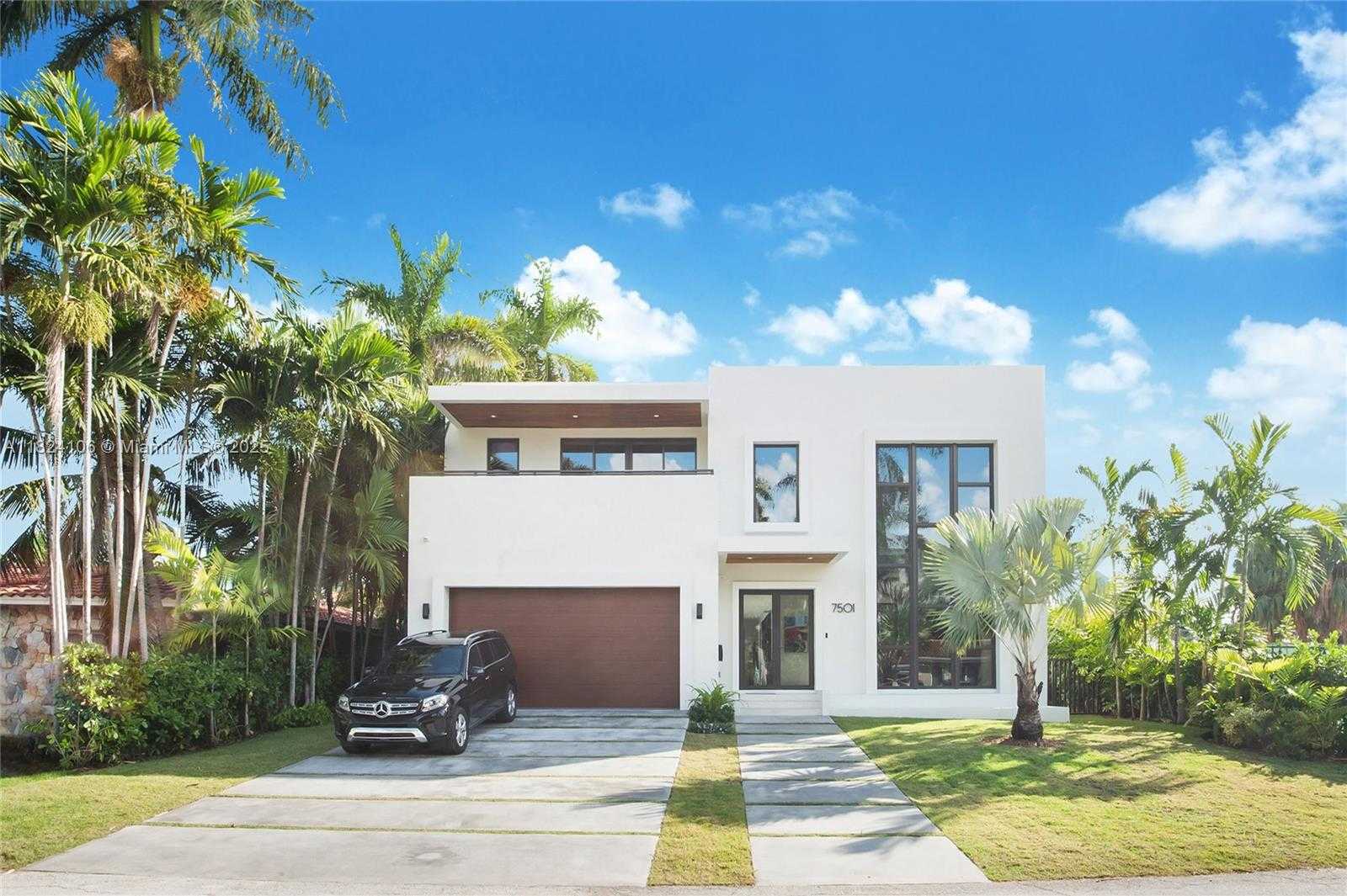 Small Image of 7501 COQUINA DR, North Bay Village Number 42