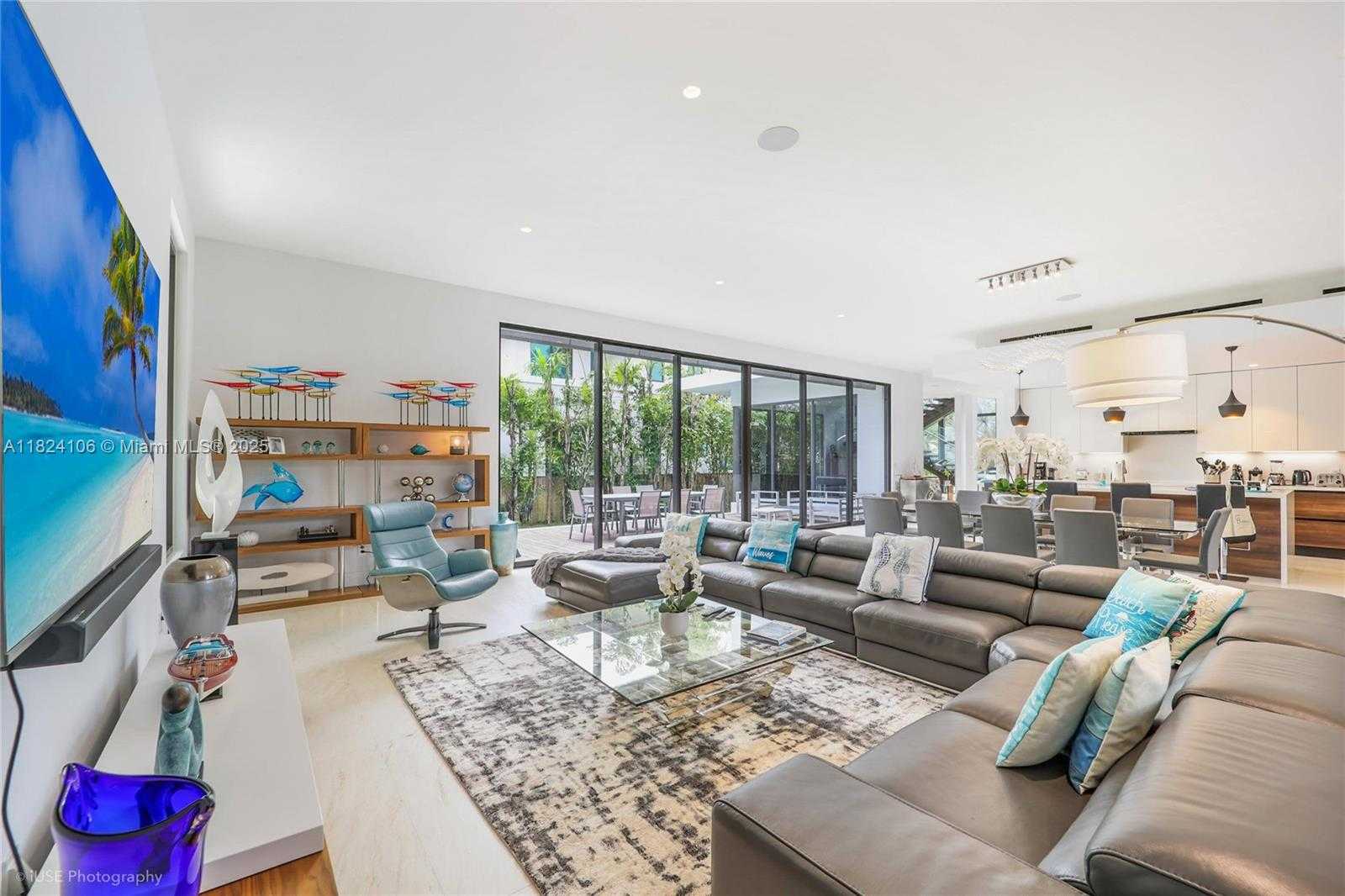 Small Image of 7501 COQUINA DR, North Bay Village Number 6